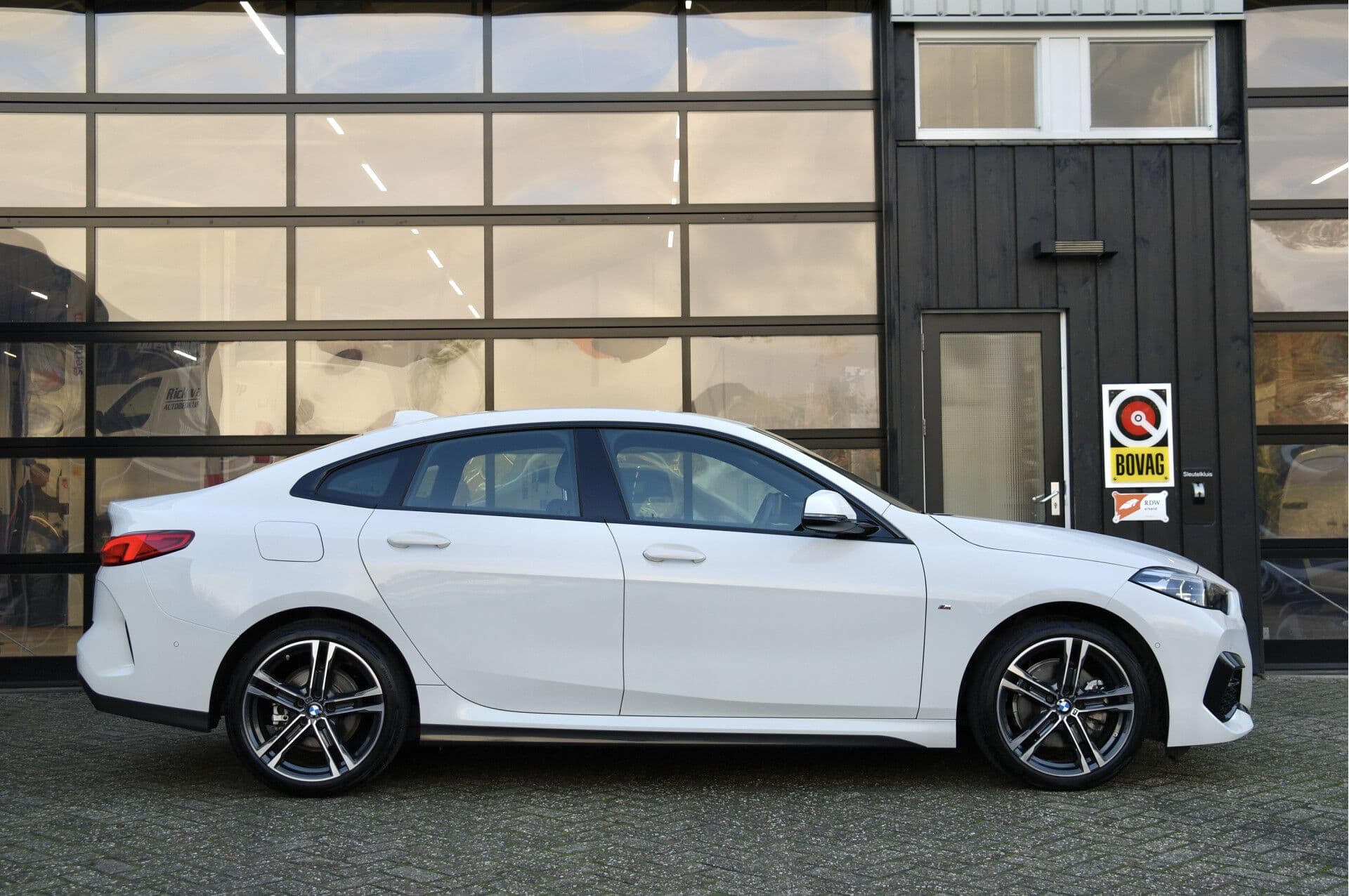 BMW 2 Serie Gran Coupé 218i M Sport Edition thumbnail 4
