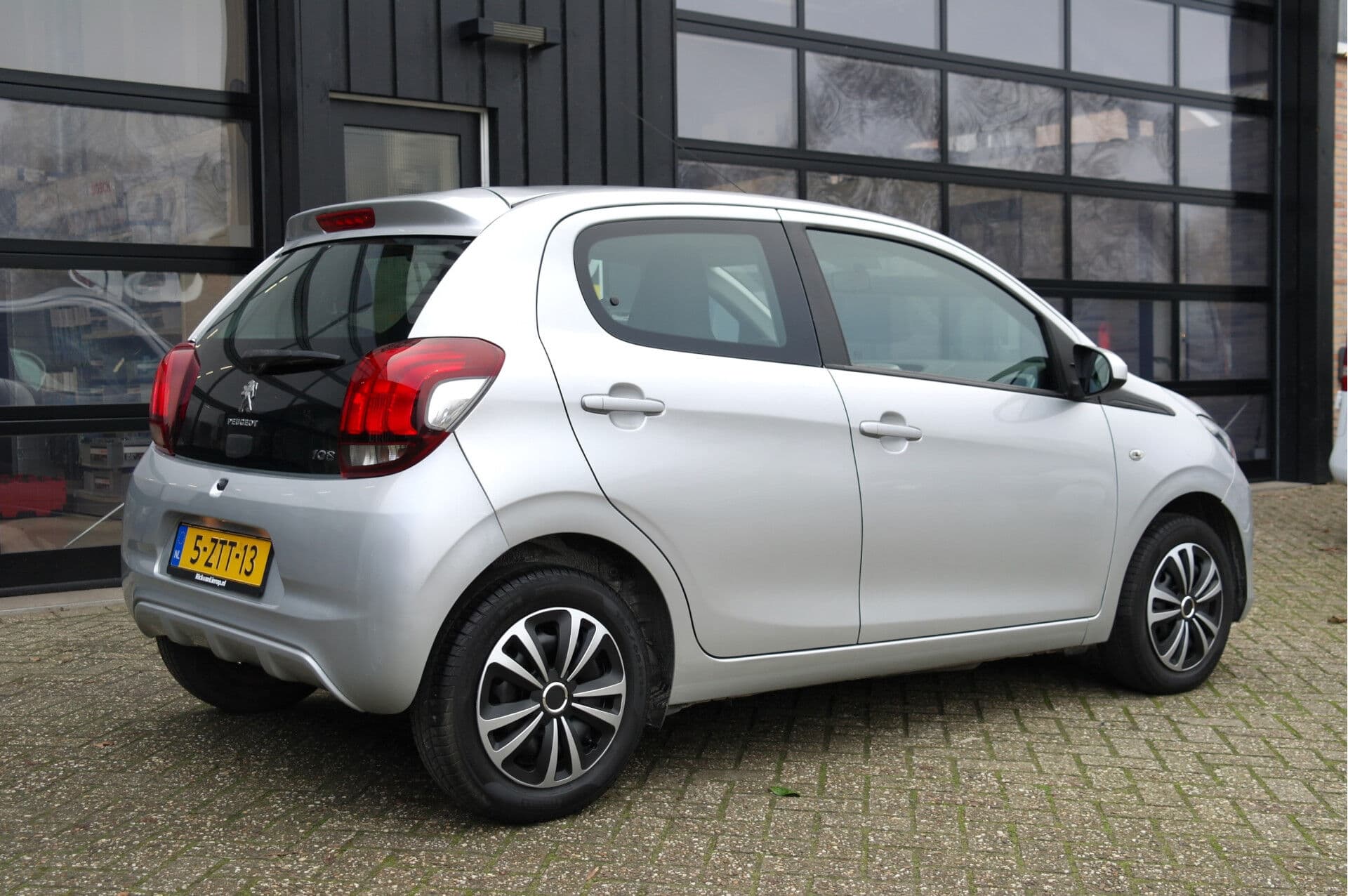 Peugeot 108 1.0 e-VTi Active thumbnail 5