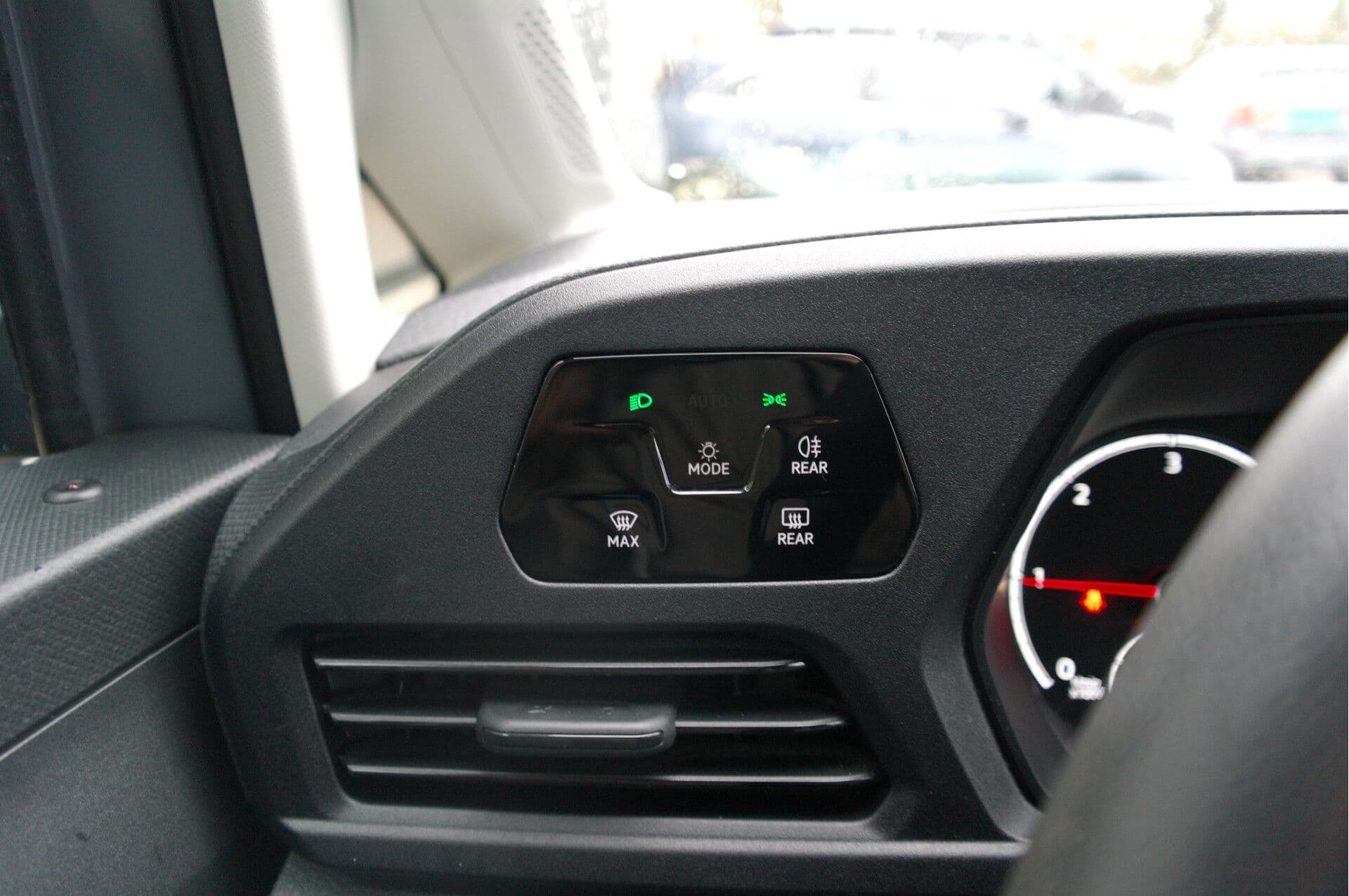 Volkswagen Caddy Cargo 2.0 TDI 4MOTION 1st Edition 4x4 thumbnail 17