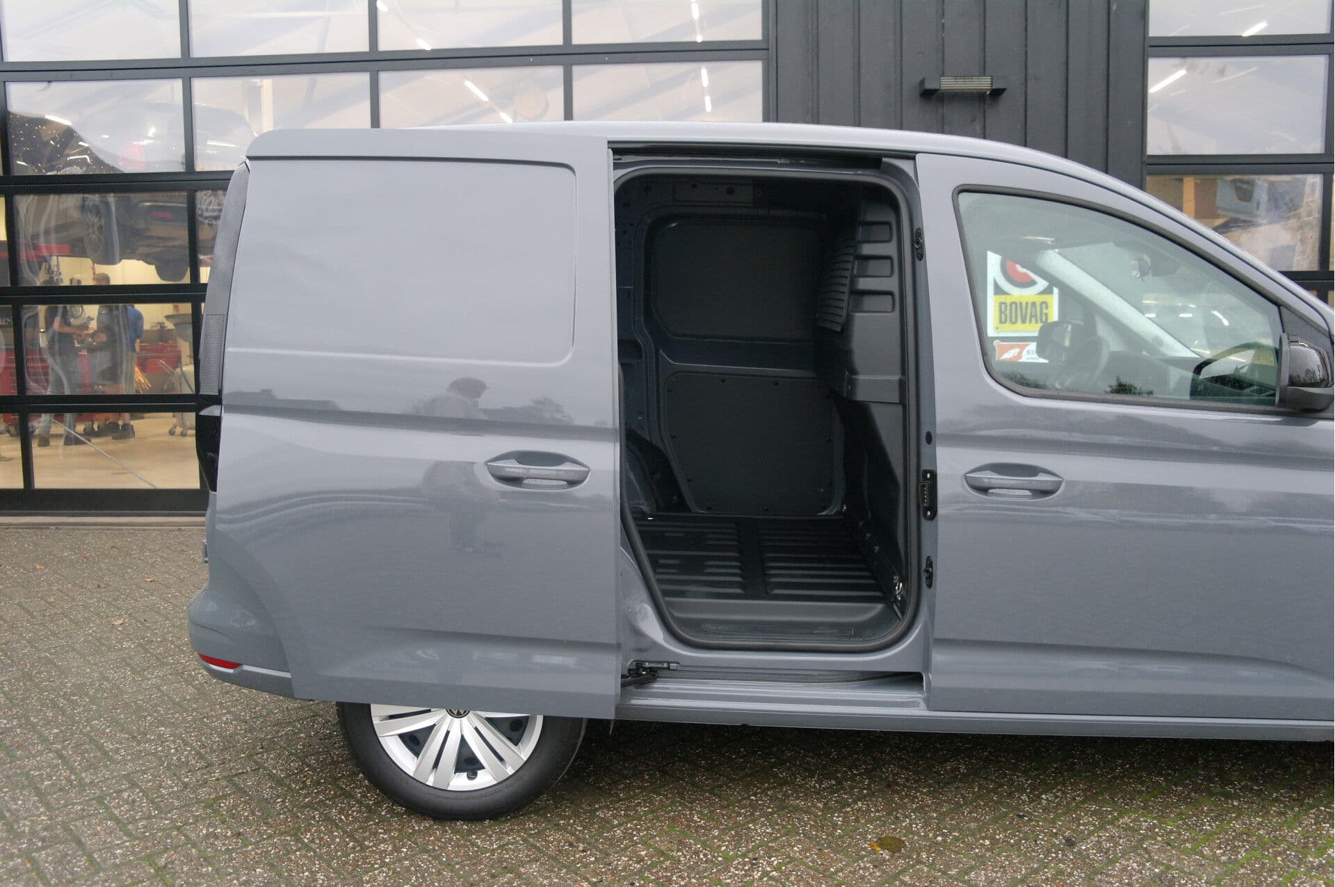 Volkswagen Caddy Cargo 2.0 TDI 4MOTION 1st Edition 4x4 thumbnail 28