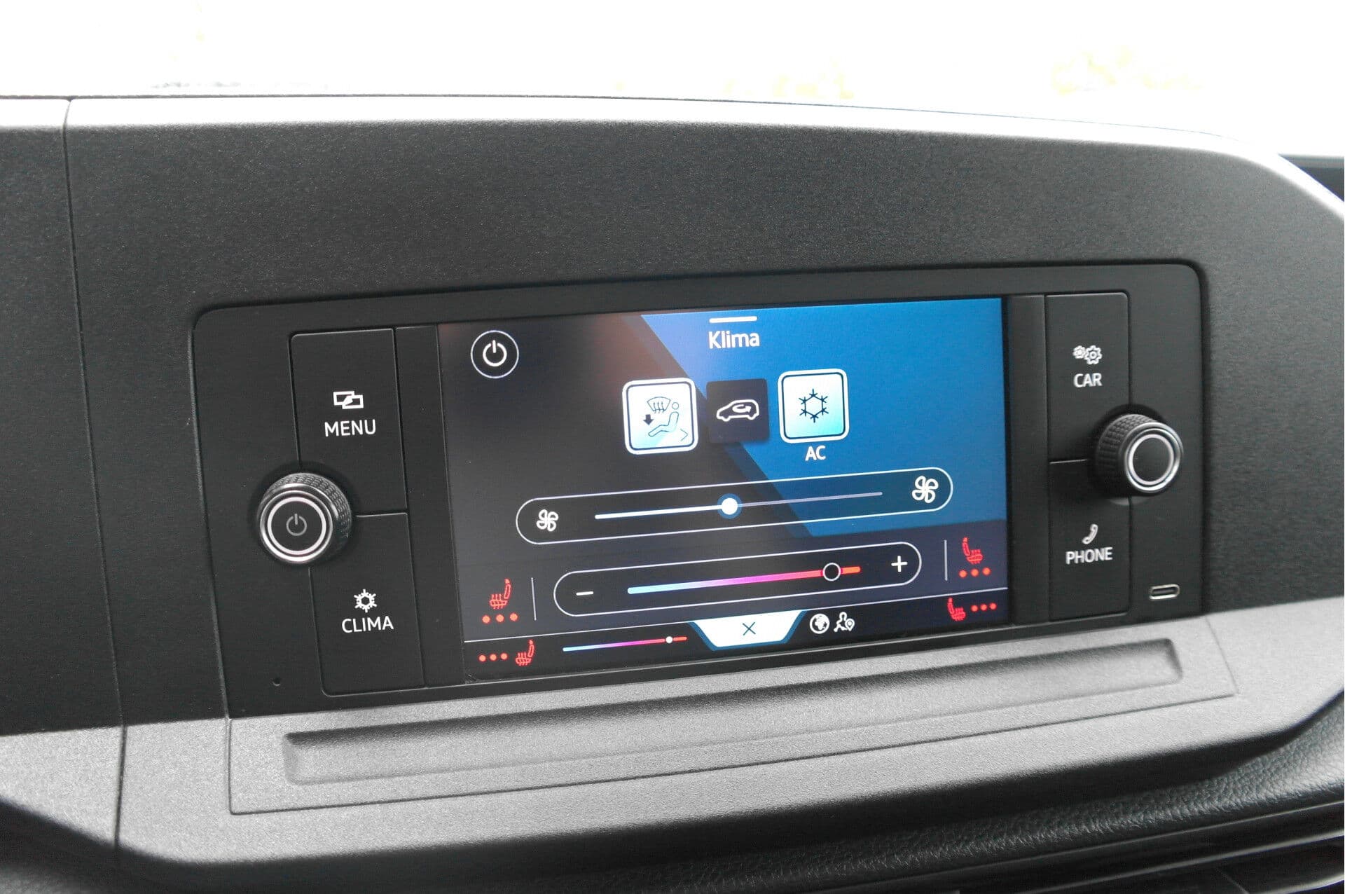 Volkswagen Caddy Cargo 2.0 TDI 4MOTION 1st Edition 4x4 thumbnail 9