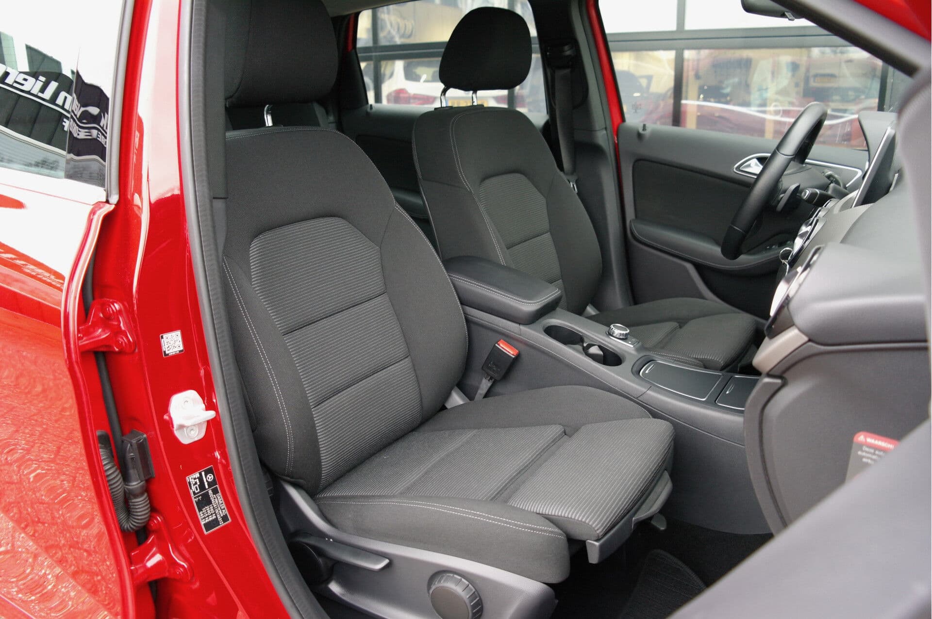 Mercedes-Benz B-Klasse 160 Ambition Automaat thumbnail 4