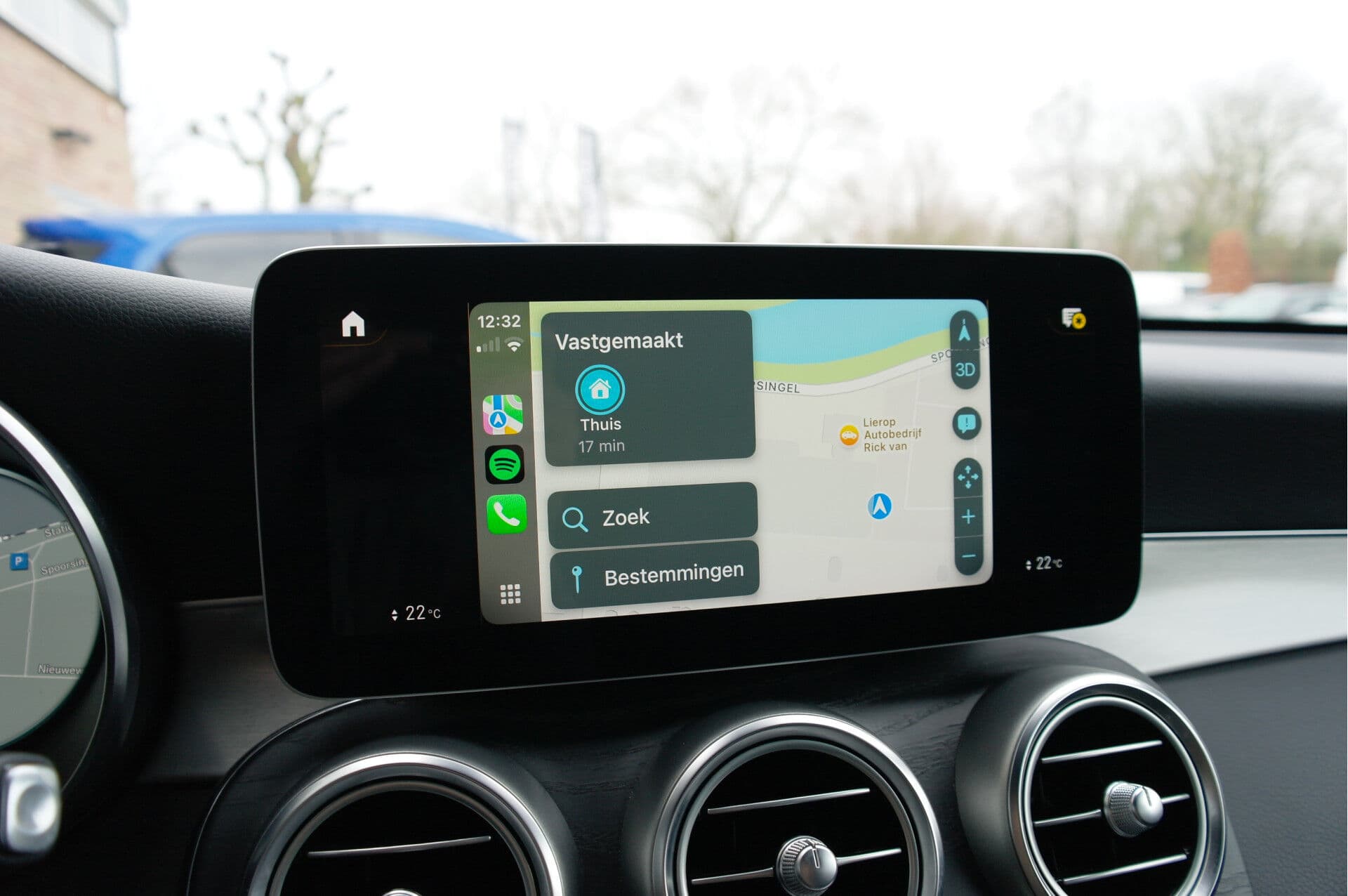 Mercedes-Benz GLC 200 Premium AMG thumbnail 12