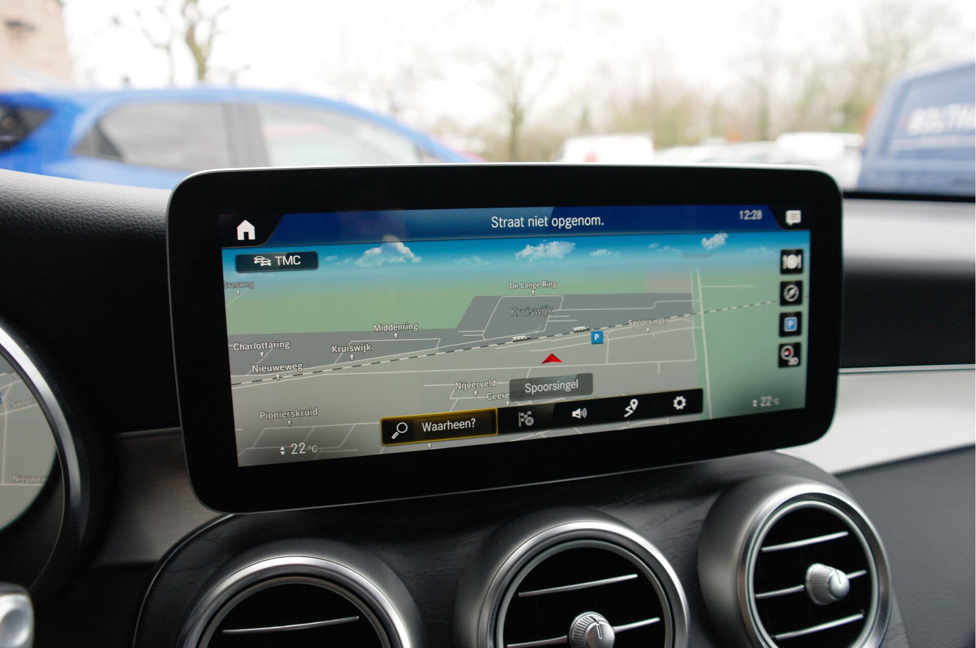 Mercedes-Benz GLC 200 Premium AMG thumbnail 15