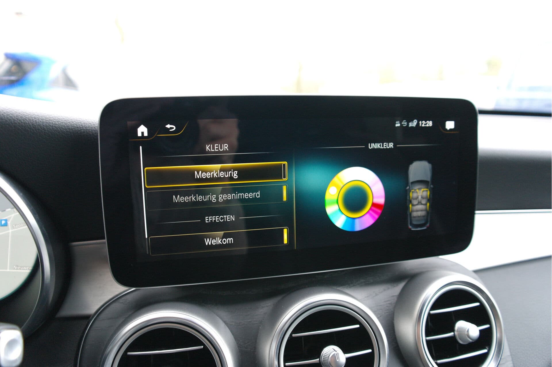 Mercedes-Benz GLC 200 Premium AMG thumbnail 16