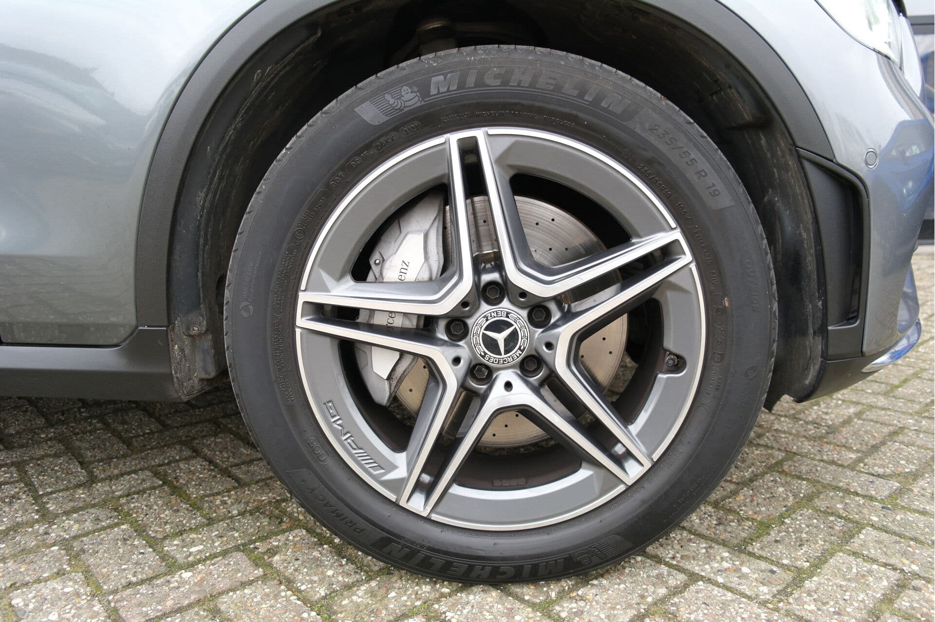 Mercedes-Benz GLC 200 Premium AMG thumbnail 22