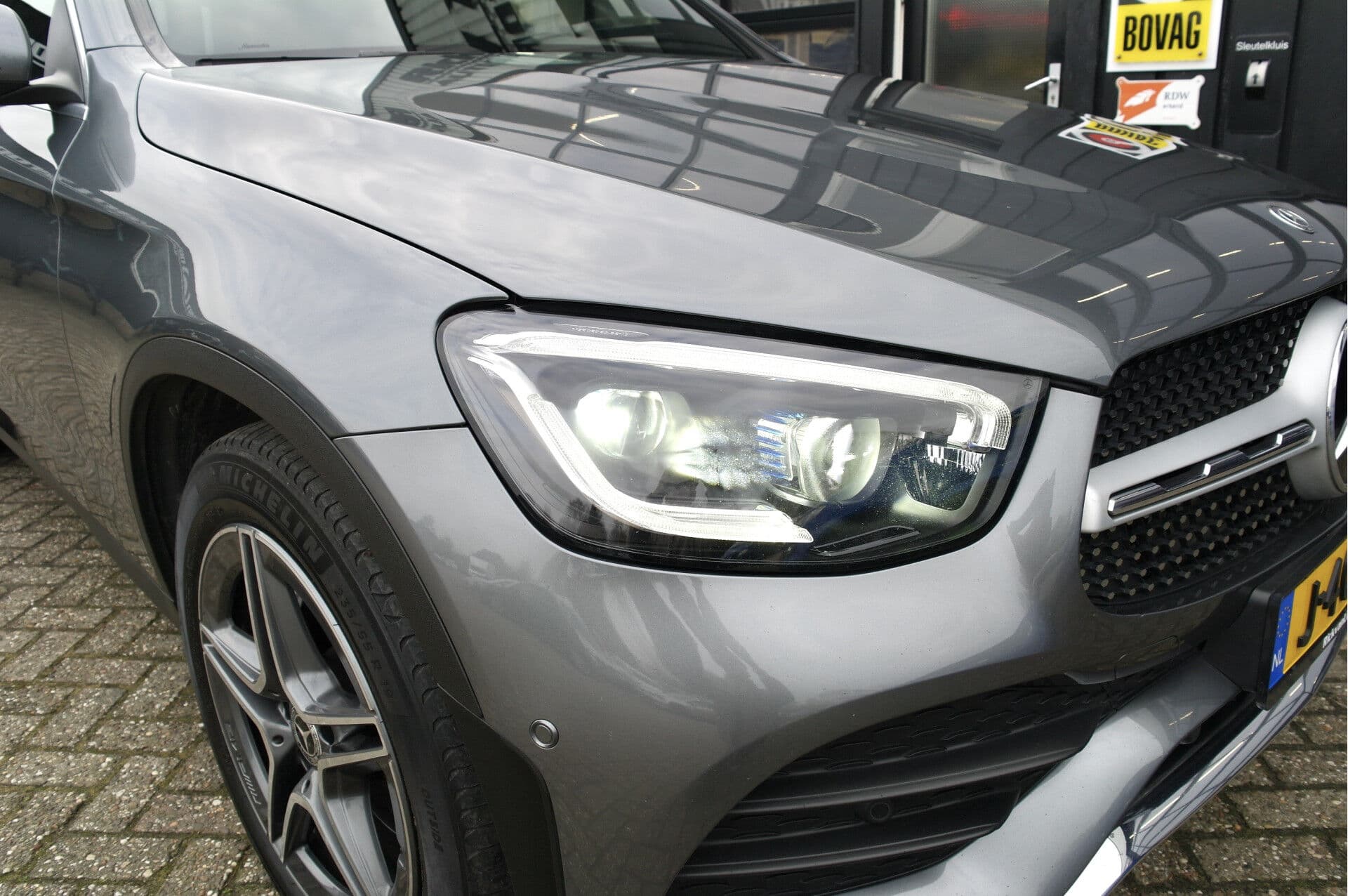 Mercedes-Benz GLC 200 Premium AMG thumbnail 23