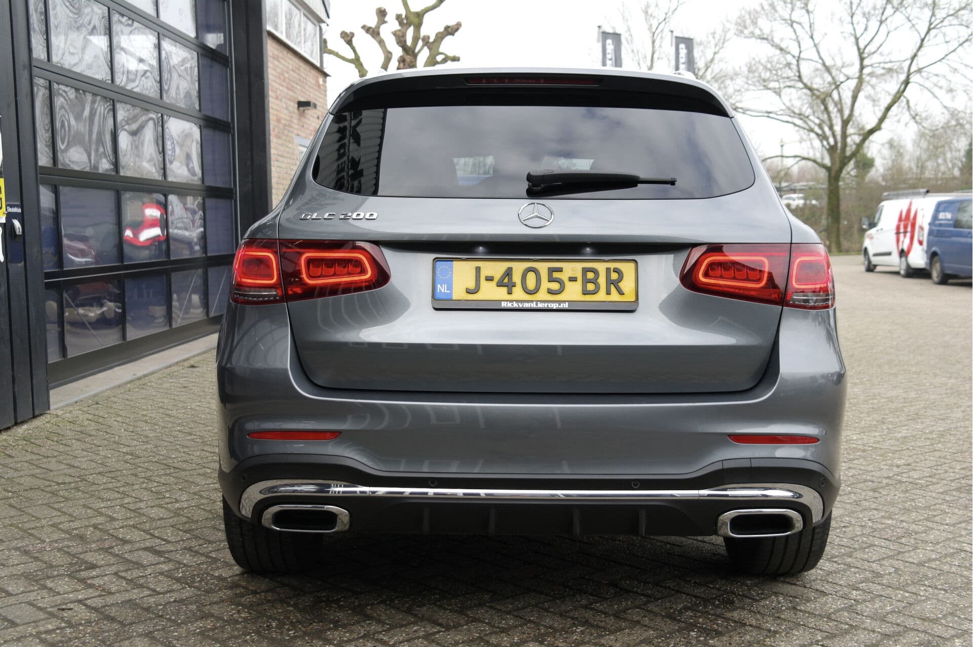 Mercedes-Benz GLC 200 Premium AMG thumbnail 29