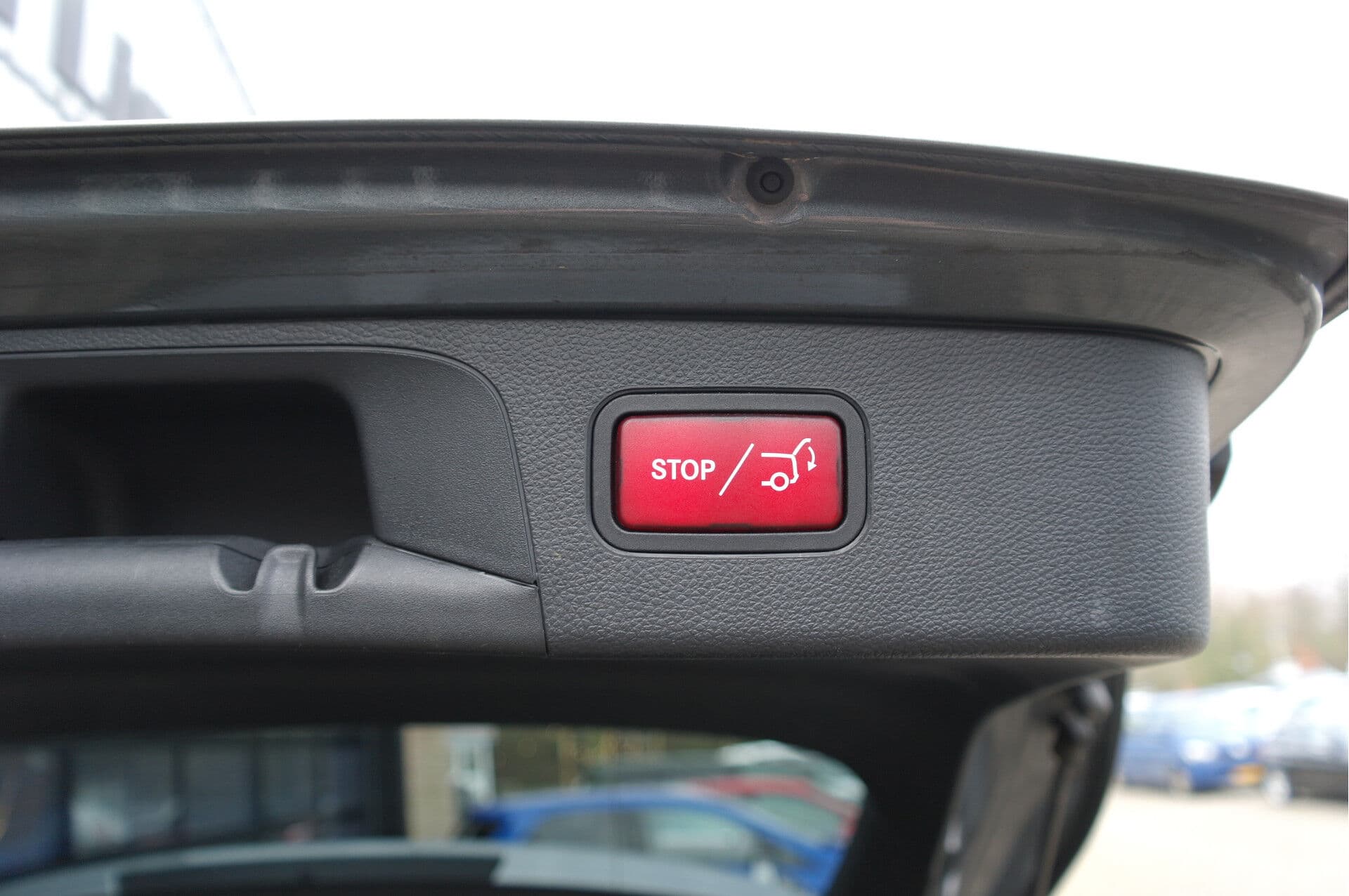 Mercedes-Benz GLC 200 Premium AMG thumbnail 31