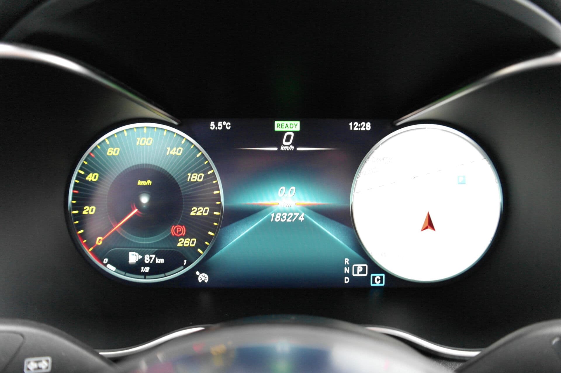 Mercedes-Benz GLC 200 Premium AMG thumbnail 7