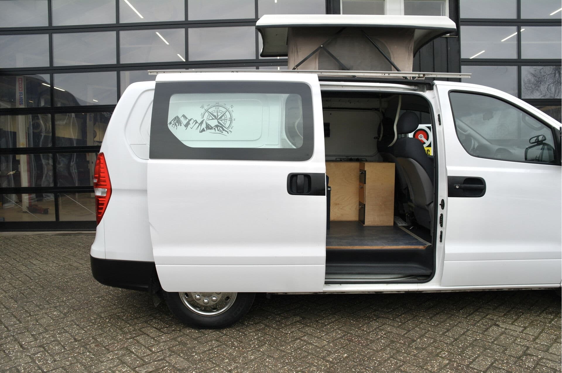 Hyundai H H-1 H300 2.5 CRDI VGT Camper thumbnail 11