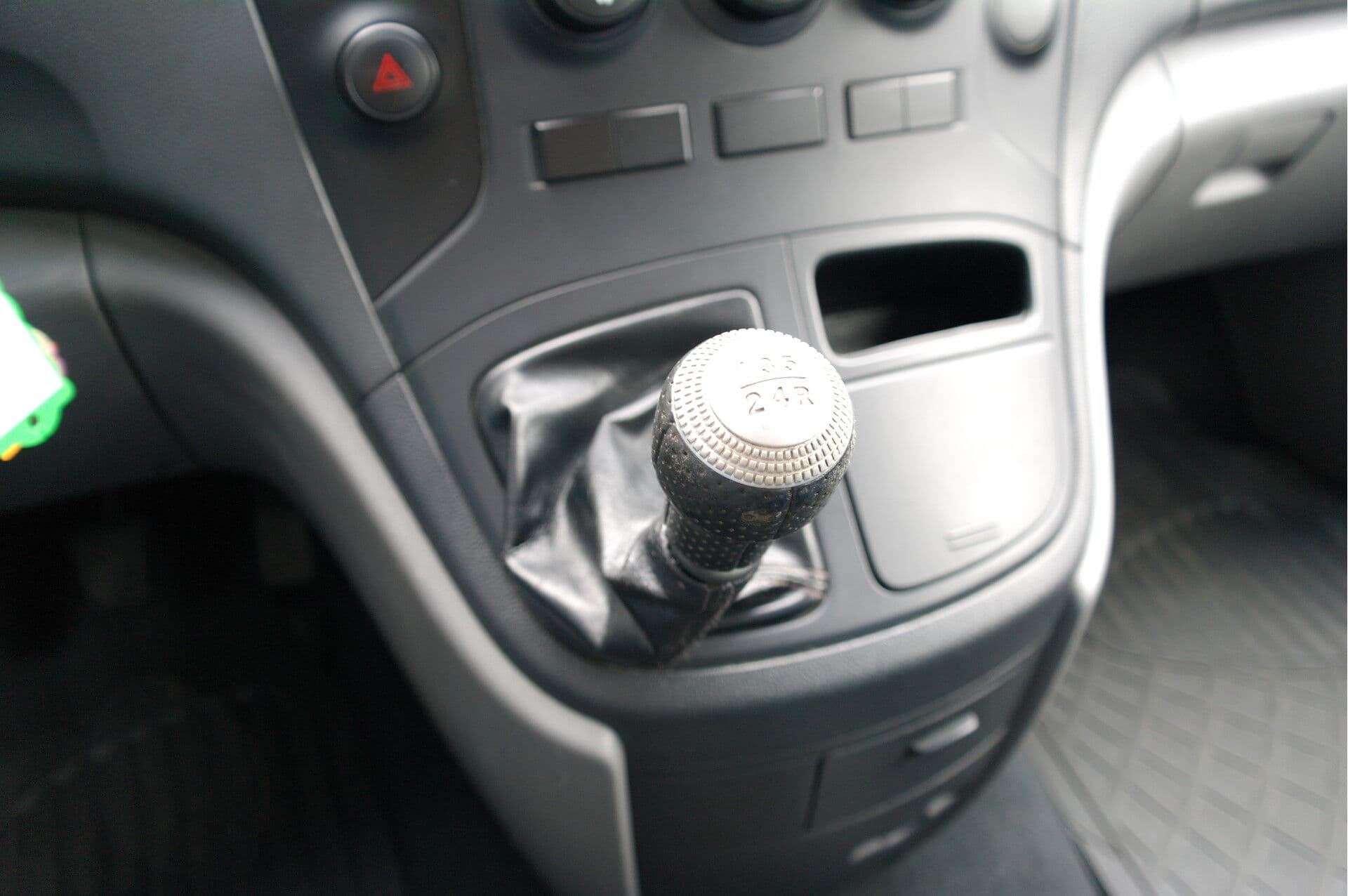 Hyundai H H-1 H300 2.5 CRDI VGT Camper thumbnail 6