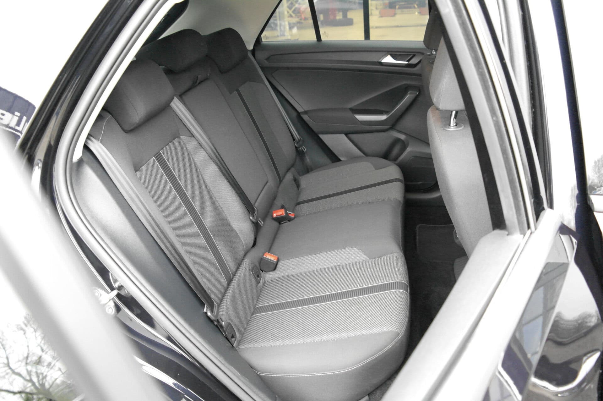 Volkswagen T-Roc 1.5 TSI Life Business thumbnail 31