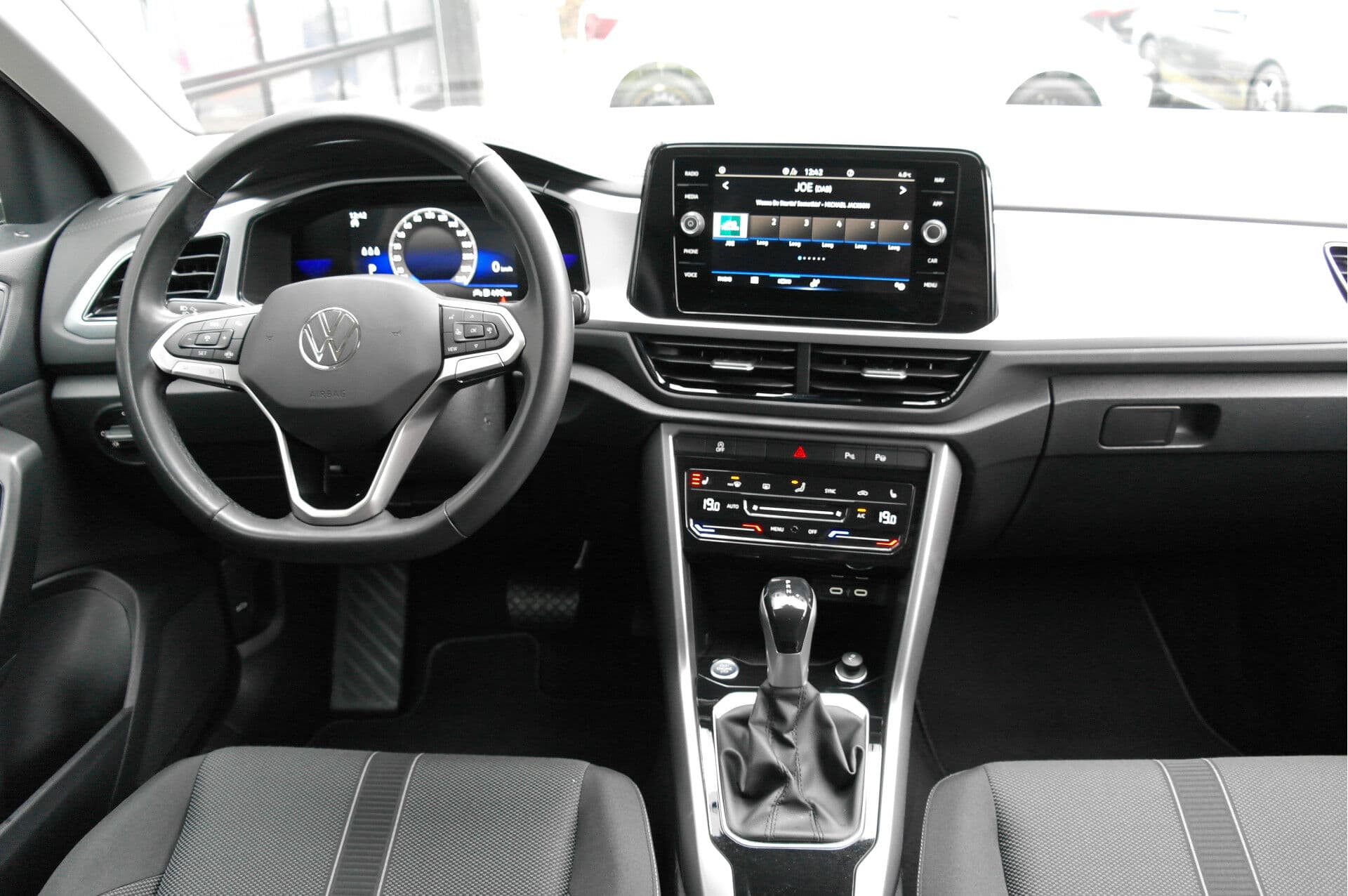 Volkswagen T-Roc 1.5 TSI Life Business thumbnail 6