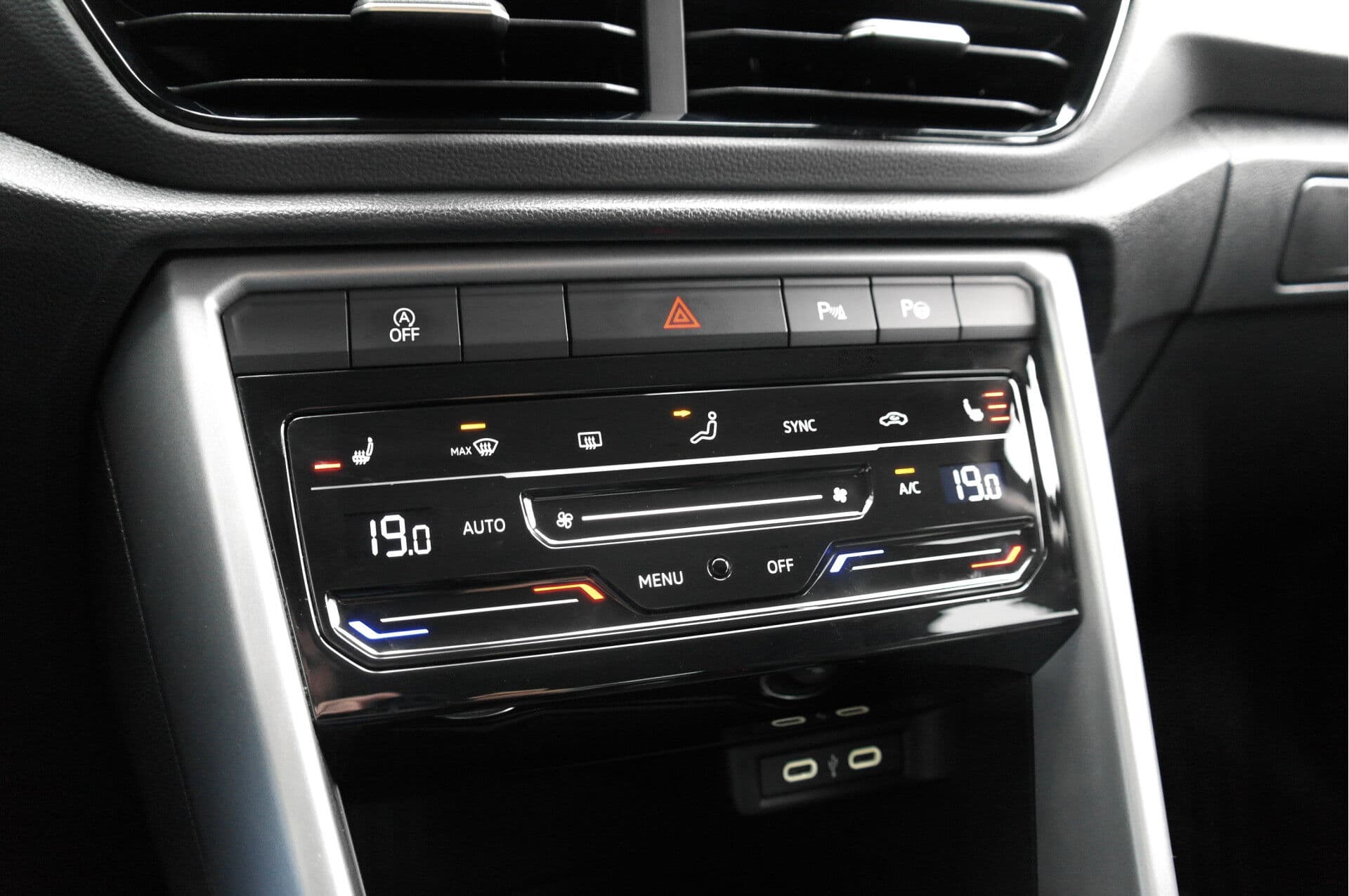 Volkswagen T-Roc 1.5 TSI Life Business thumbnail 9