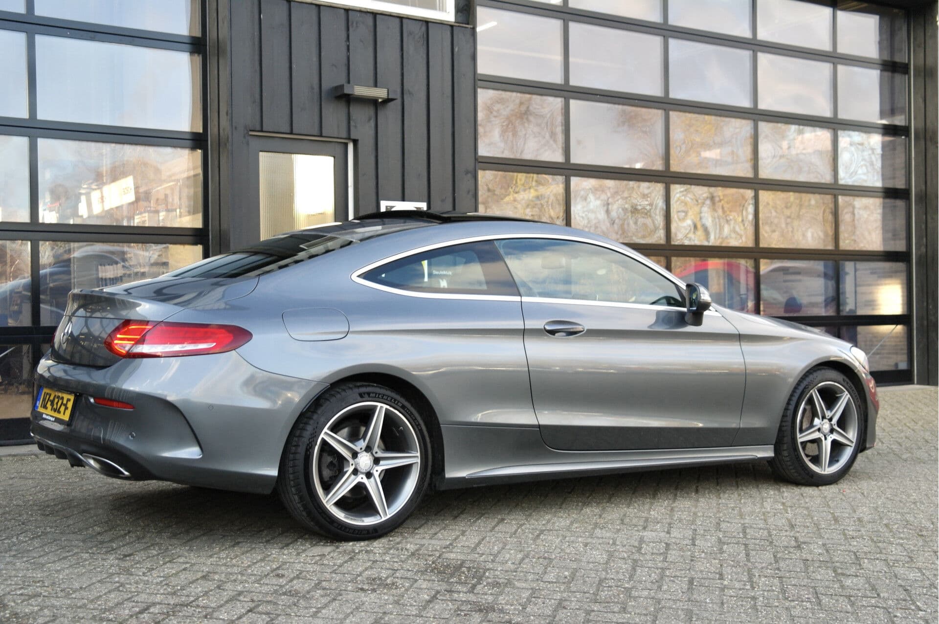 Mercedes-Benz C-Klasse Coupé 180 Ambition AMG Automaat thumbnail 3