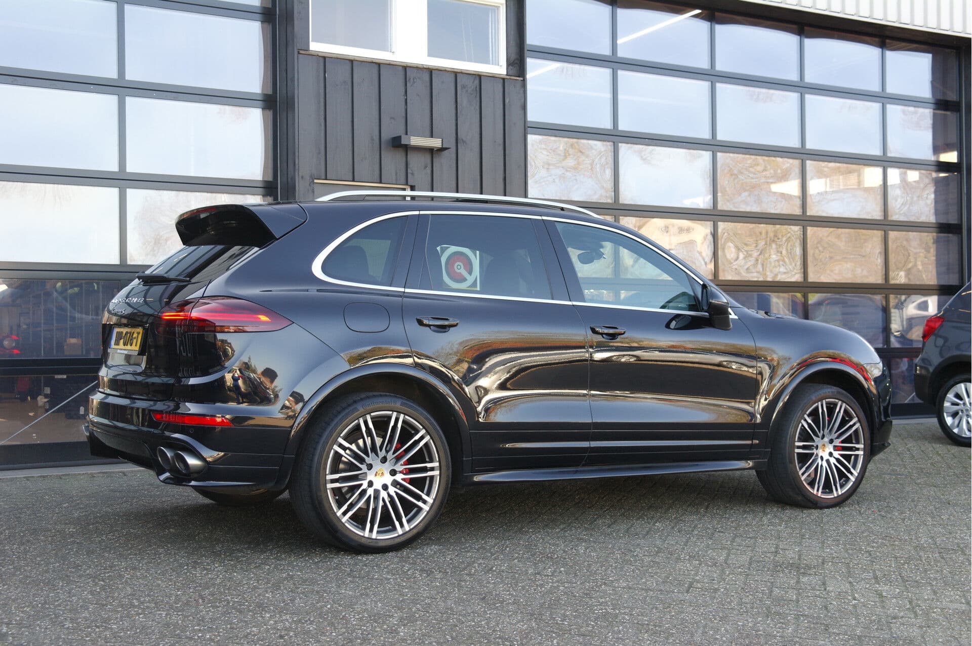 Porsche Cayenne 3.0 S E-Hybrid thumbnail 3