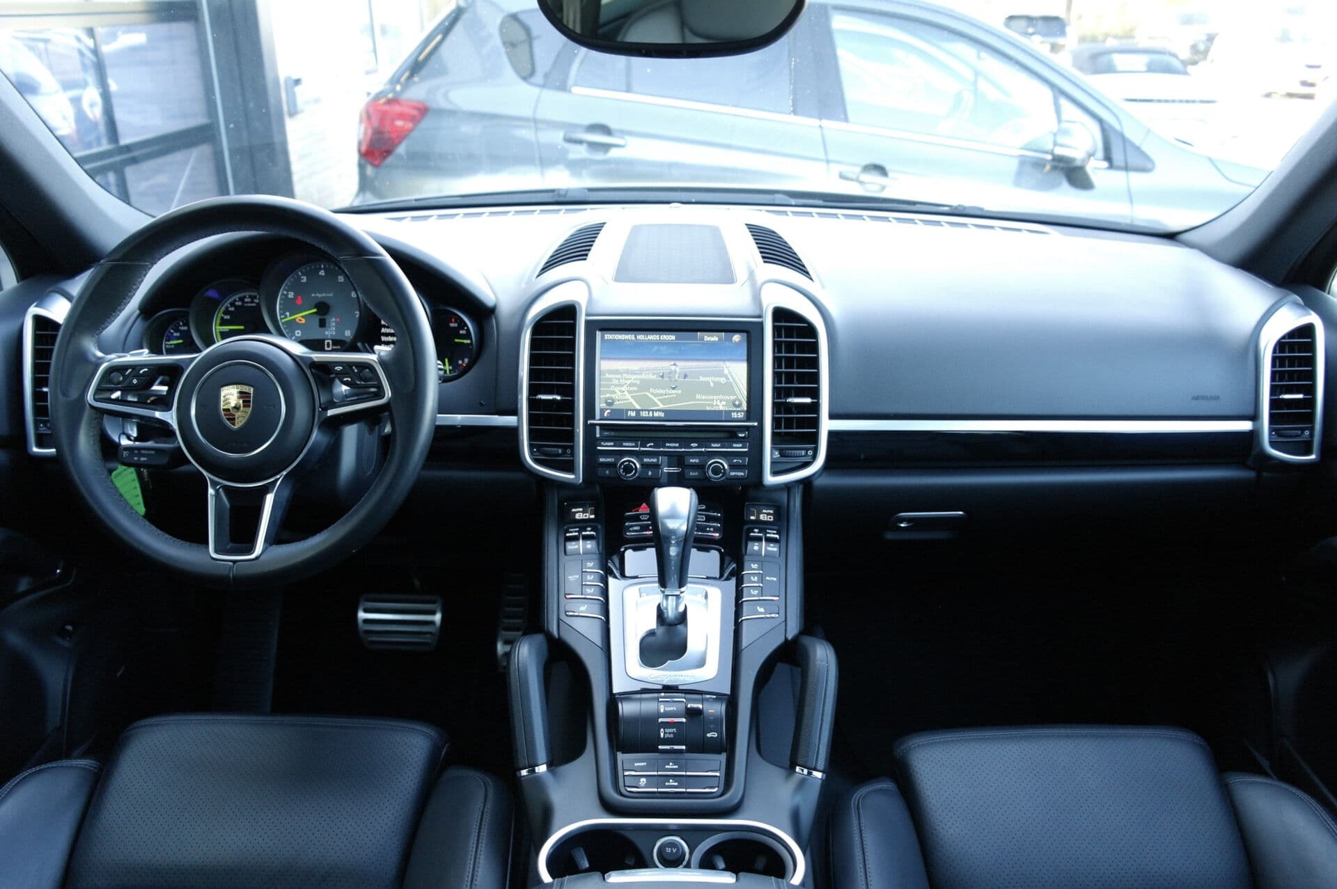 Porsche Cayenne 3.0 S E-Hybrid thumbnail 38