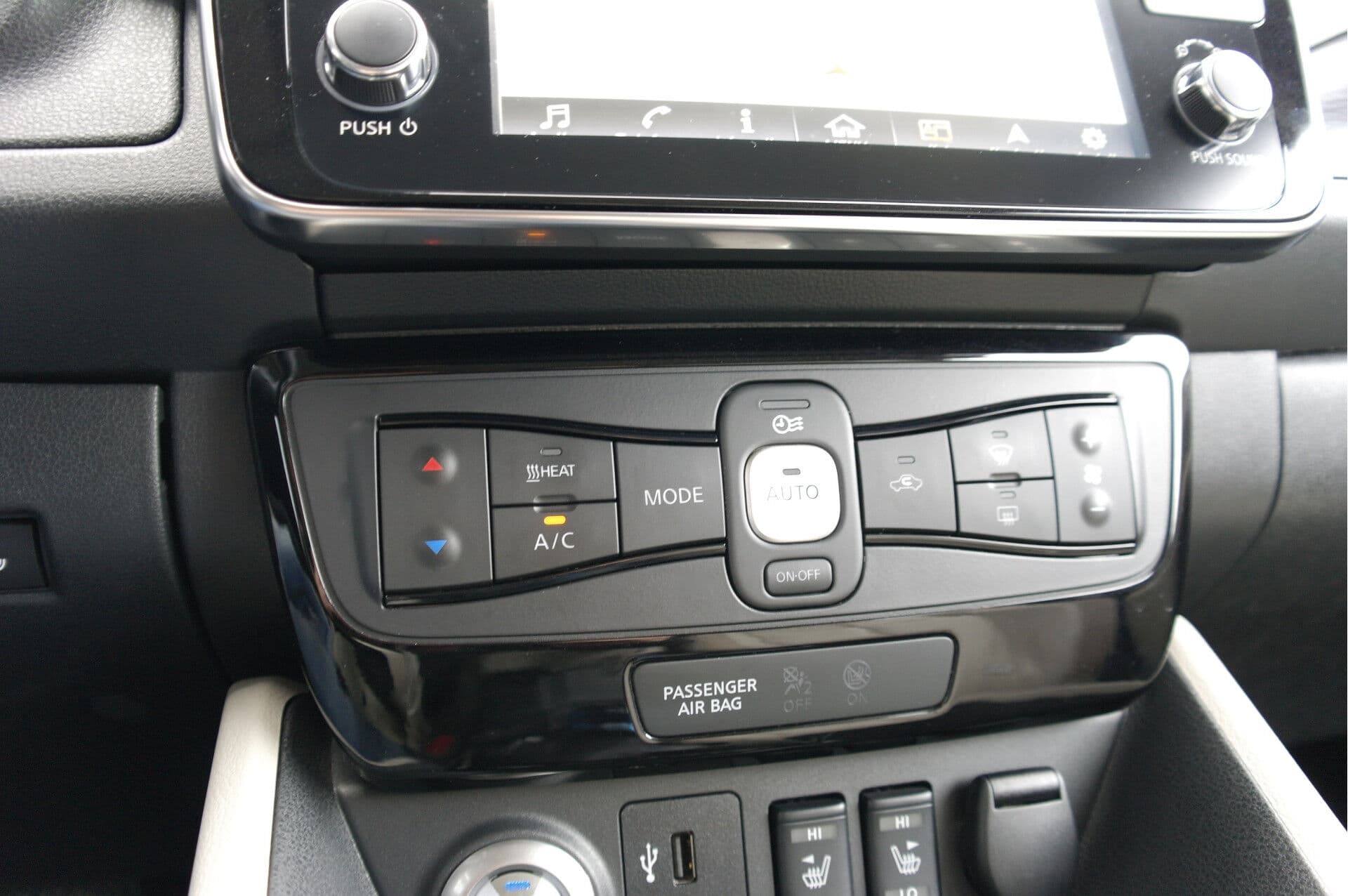 Nissan Leaf Tekna 40 kWh thumbnail 10