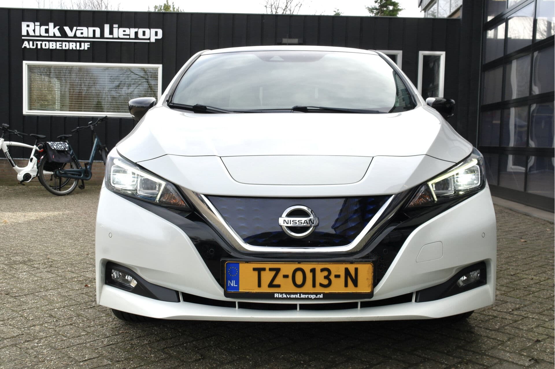 Nissan Leaf Tekna 40 kWh thumbnail 23