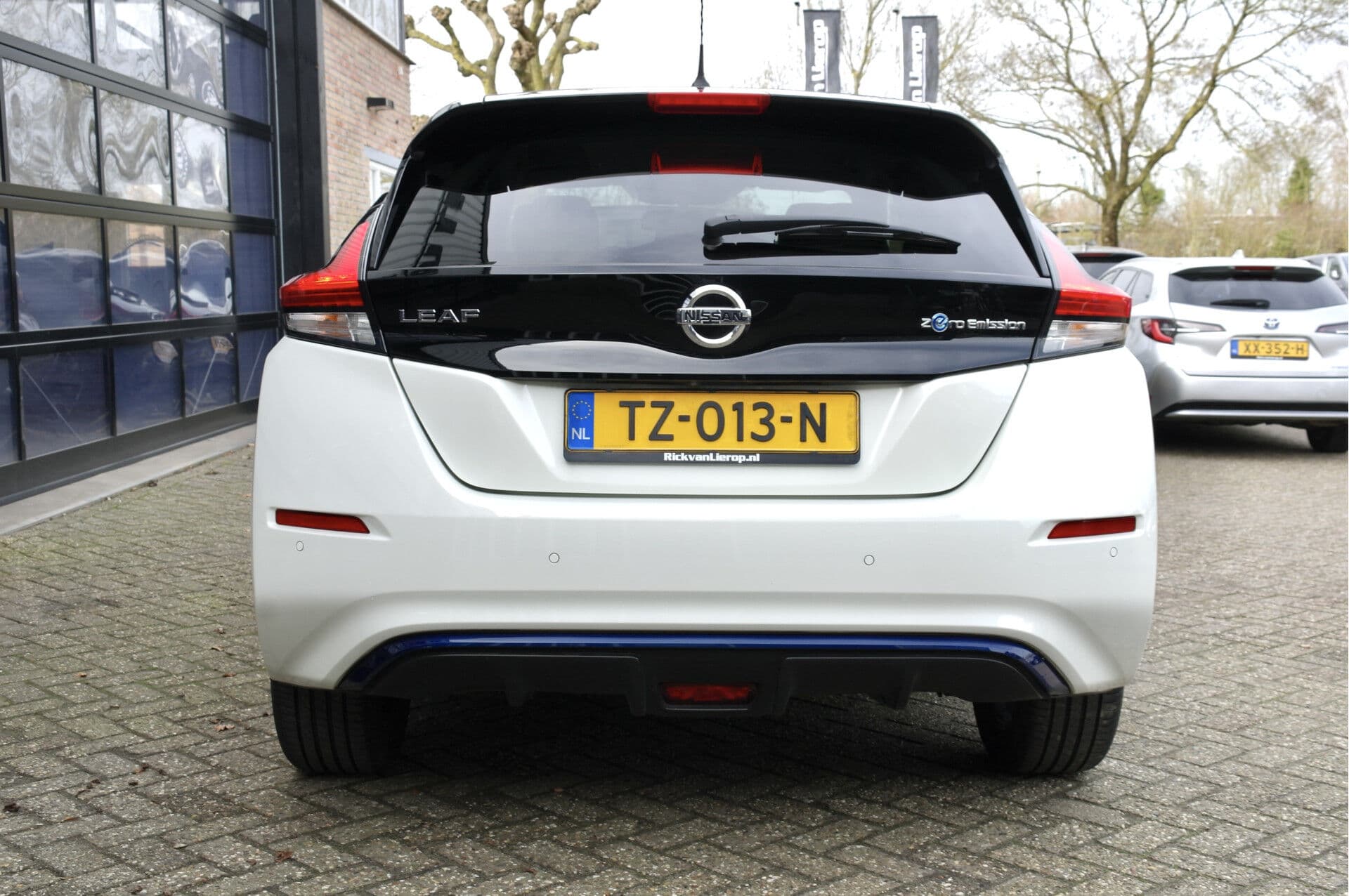 Nissan Leaf Tekna 40 kWh thumbnail 24