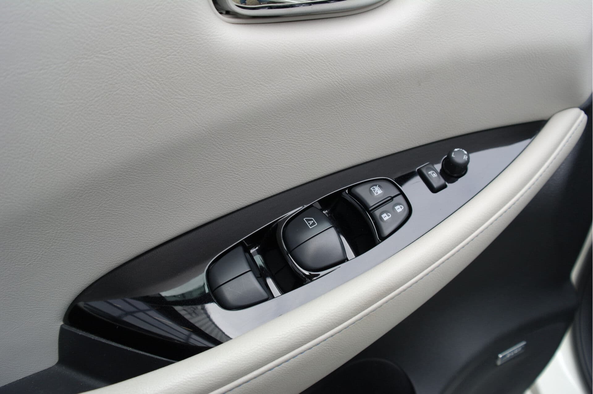 Nissan Leaf Tekna 40 kWh thumbnail 31