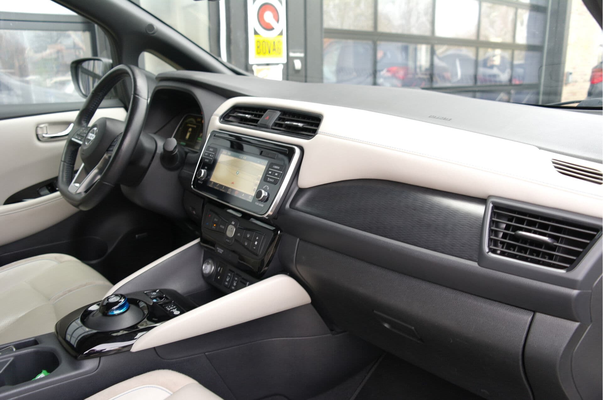 Nissan Leaf Tekna 40 kWh thumbnail 4