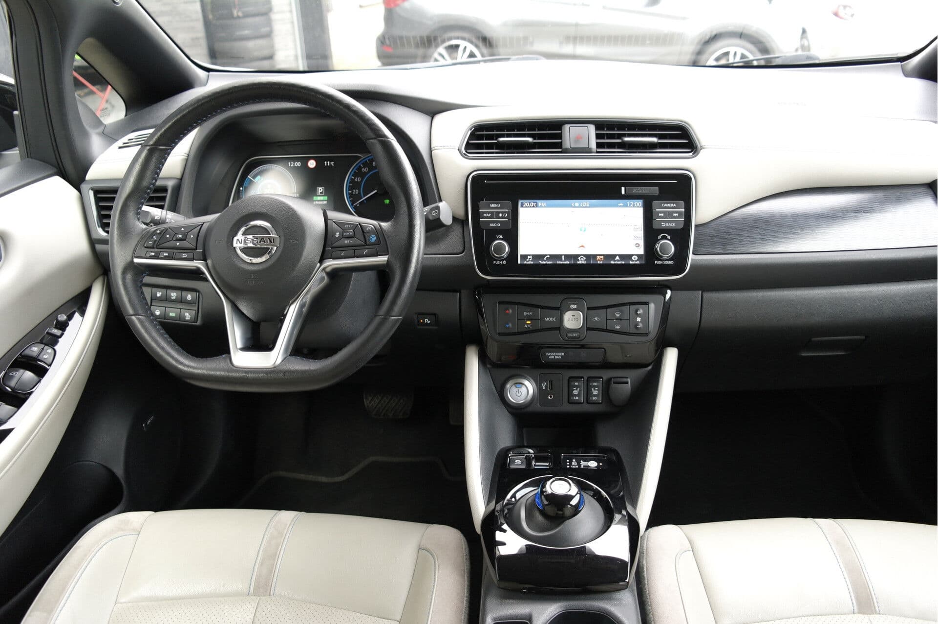 Nissan Leaf Tekna 40 kWh thumbnail 5