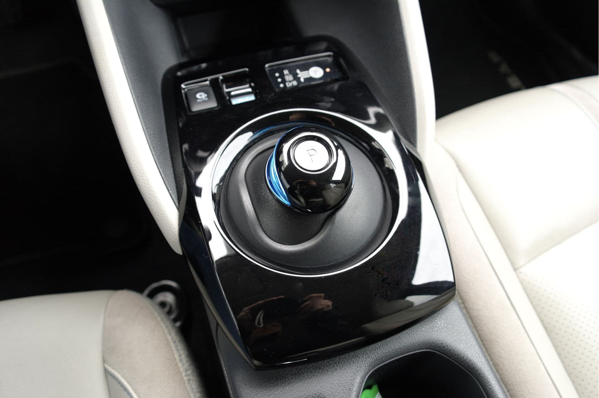 Nissan Leaf Tekna 40 kWh thumbnail 7