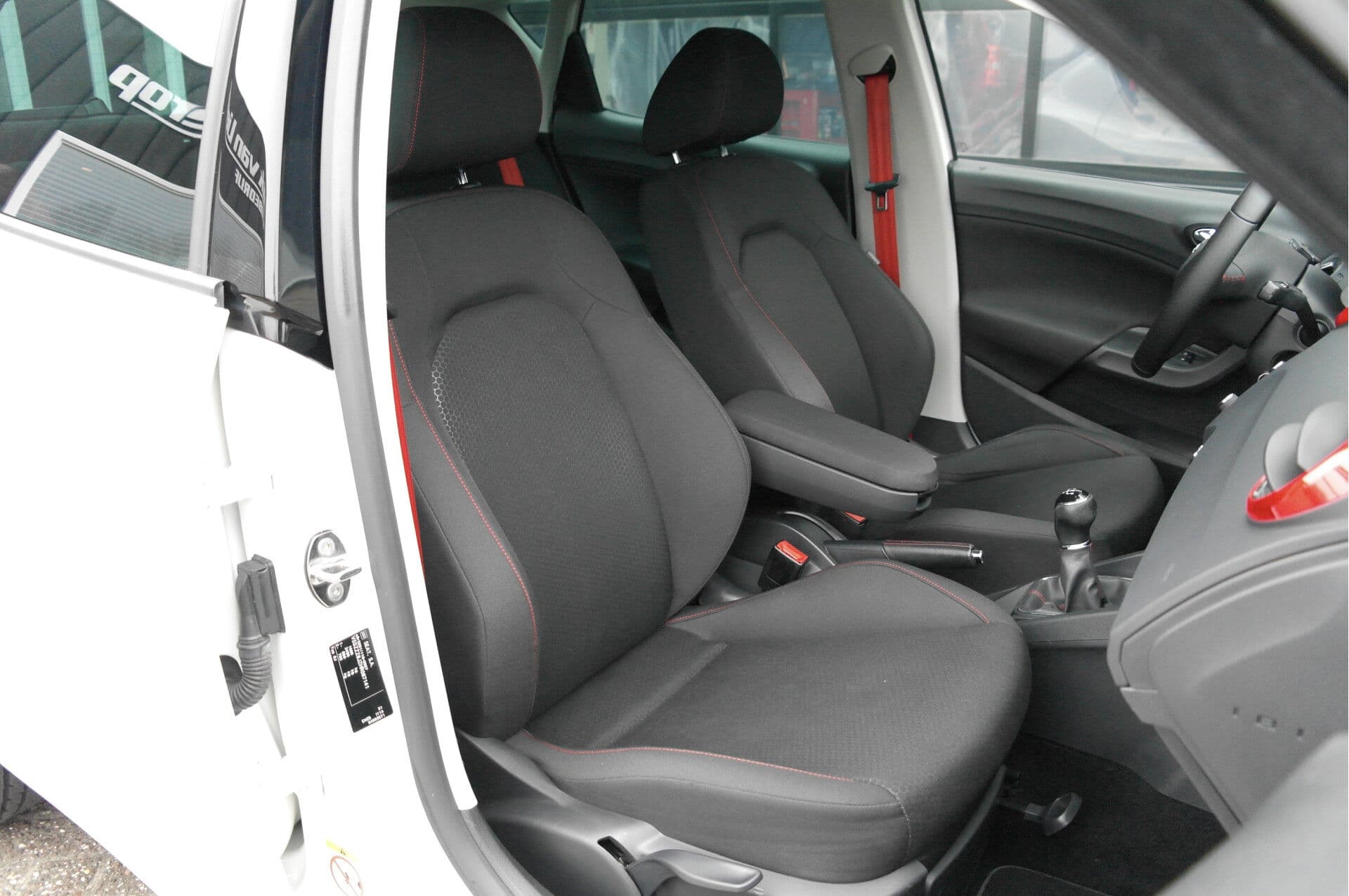 SEAT Ibiza 1.0 EcoTSI FR Connect thumbnail 2