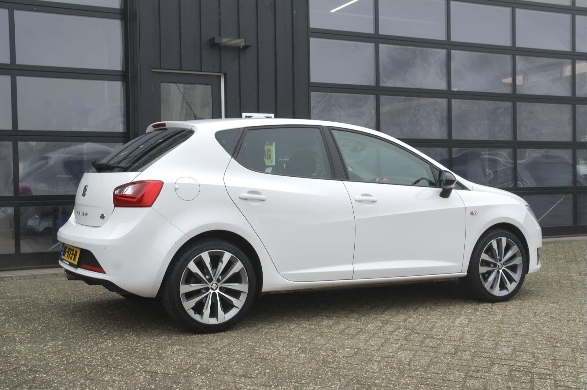 SEAT Ibiza 1.0 EcoTSI FR Connect thumbnail 3