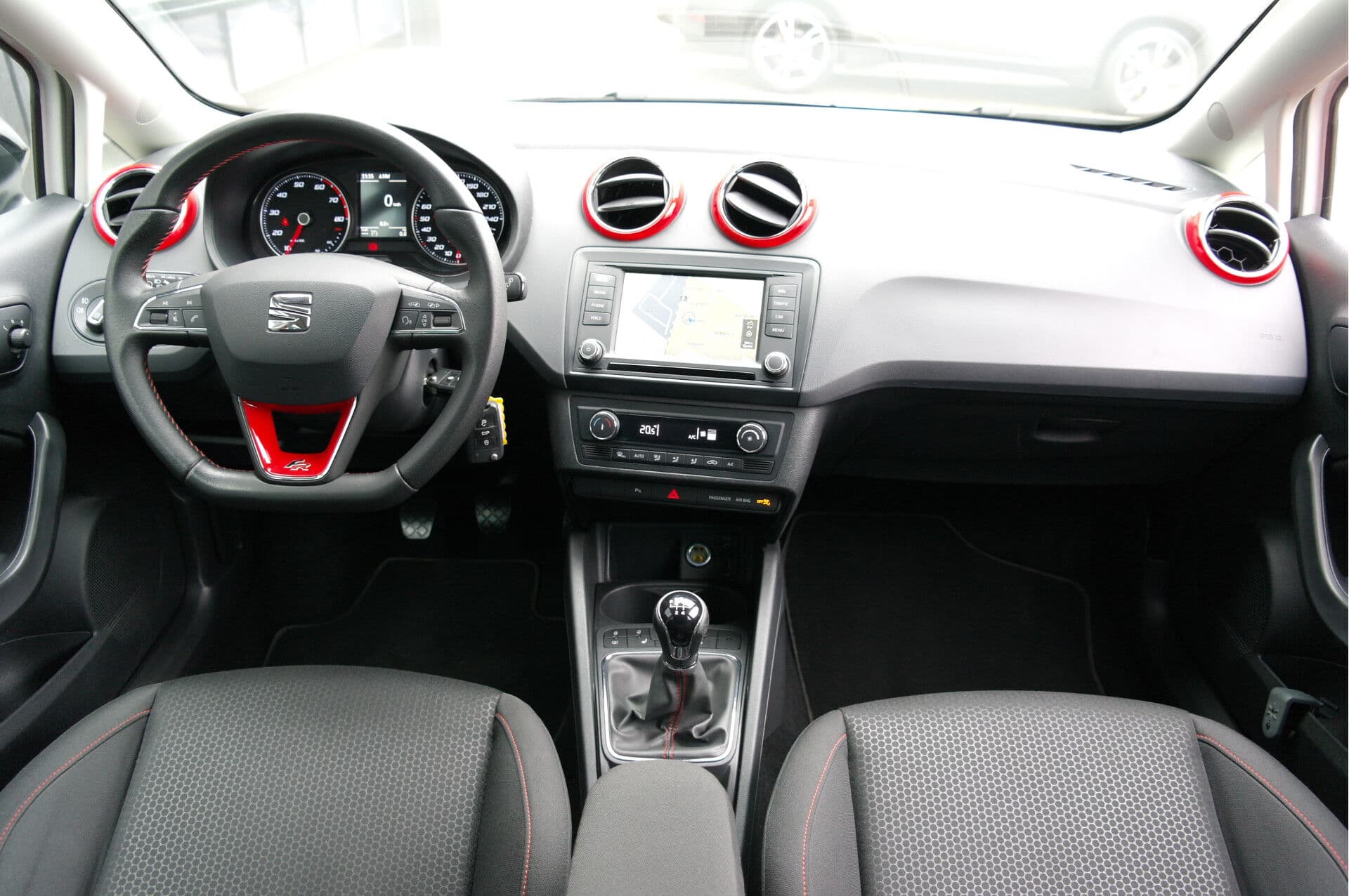 SEAT Ibiza 1.0 EcoTSI FR Connect thumbnail 36