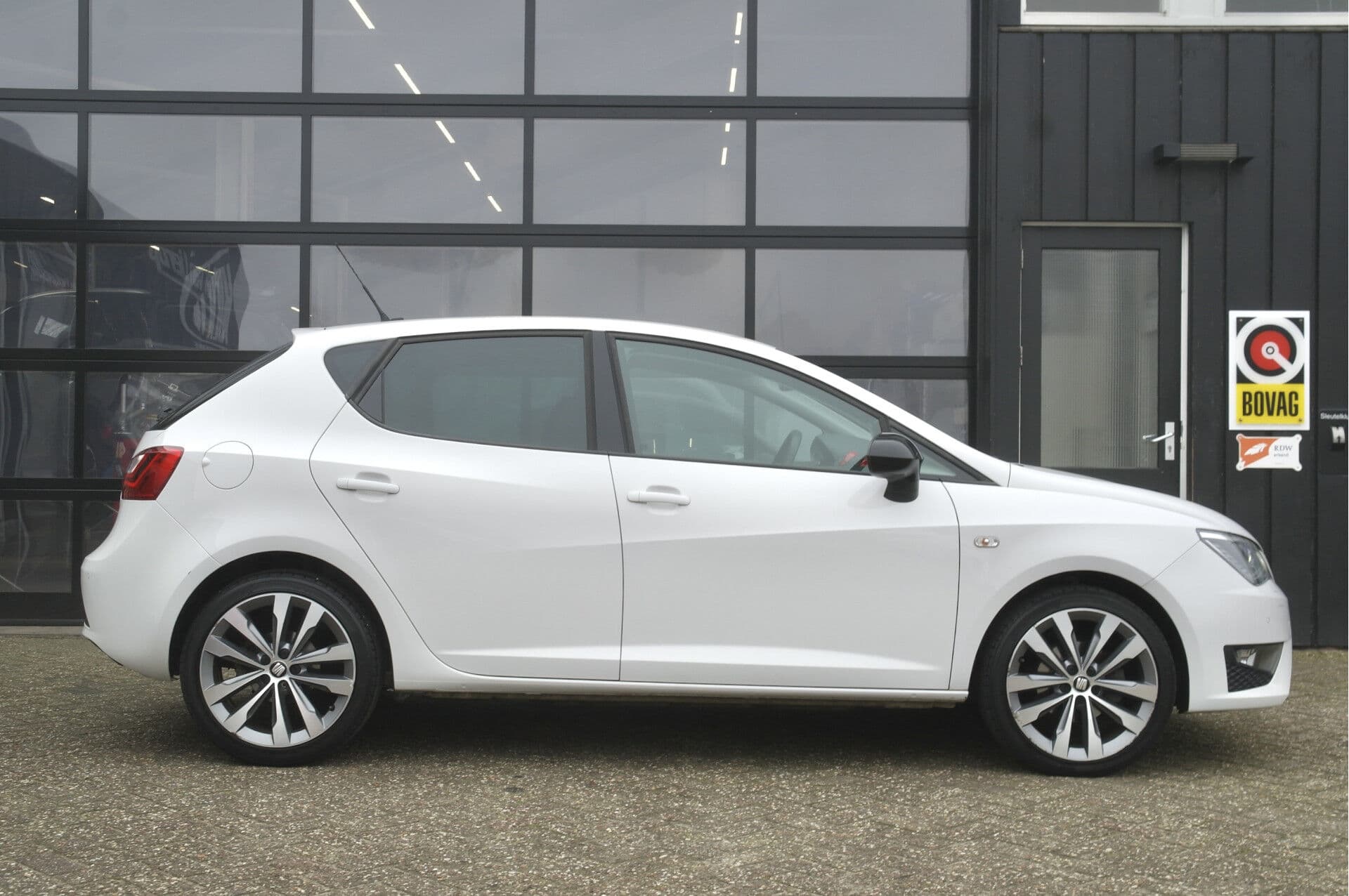 SEAT Ibiza 1.0 EcoTSI FR Connect thumbnail 4