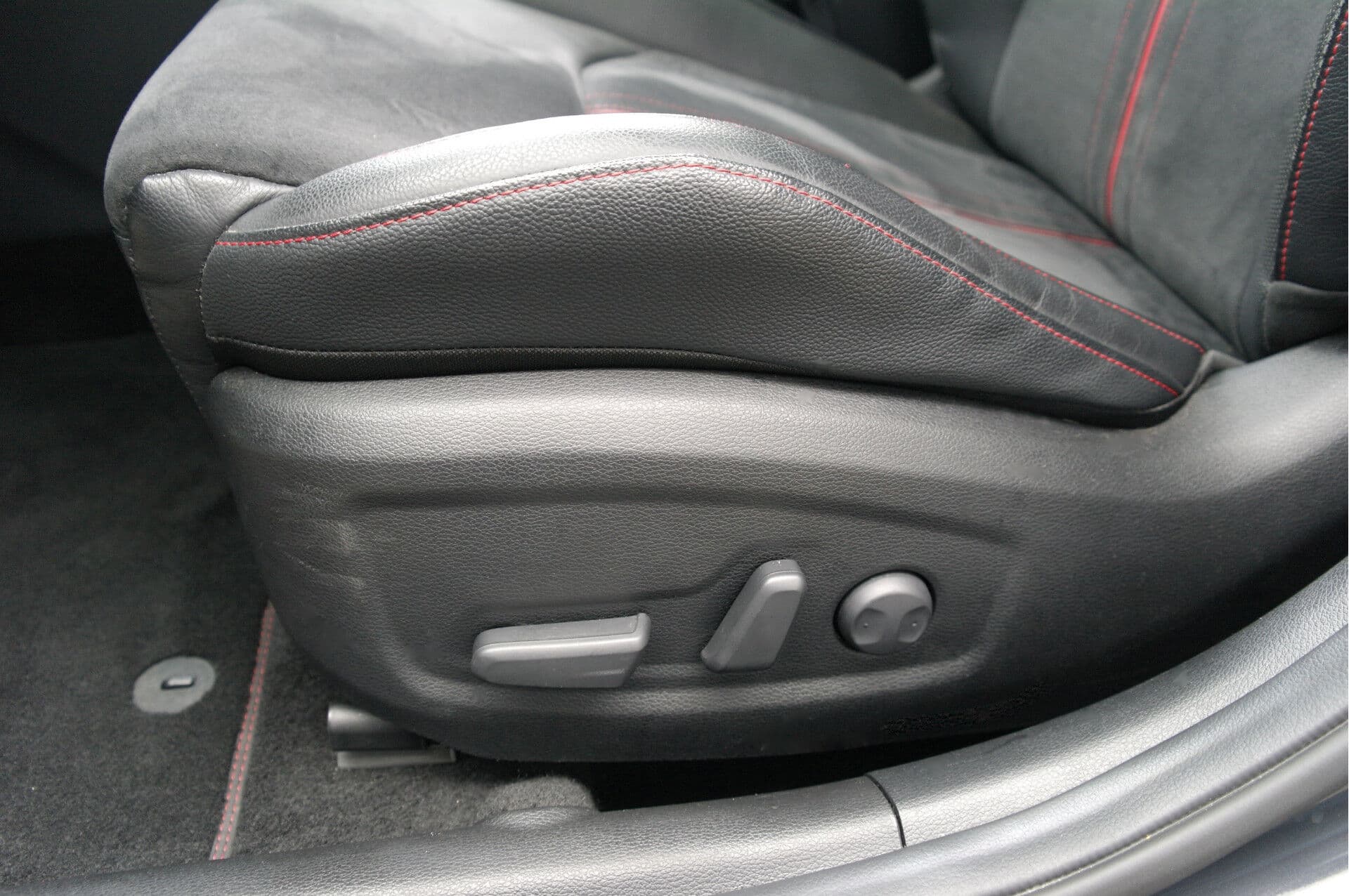 Kia ProCeed 1.6 T-GDi GT thumbnail 21