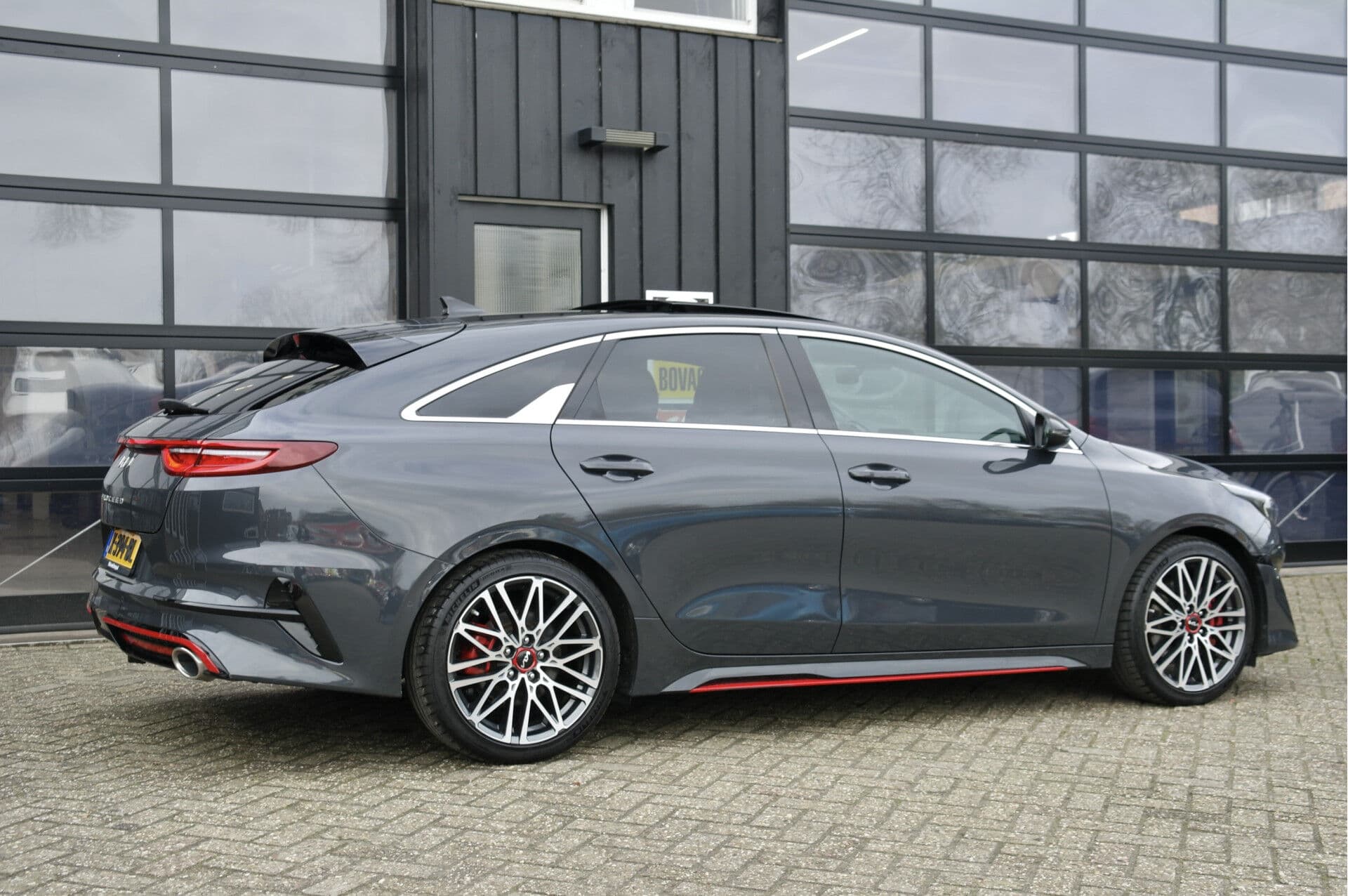 Kia ProCeed 1.6 T-GDi GT thumbnail 3