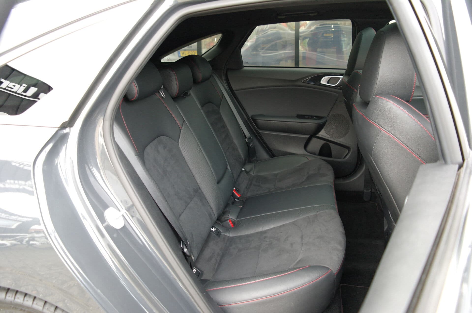 Kia ProCeed 1.6 T-GDi GT thumbnail 47