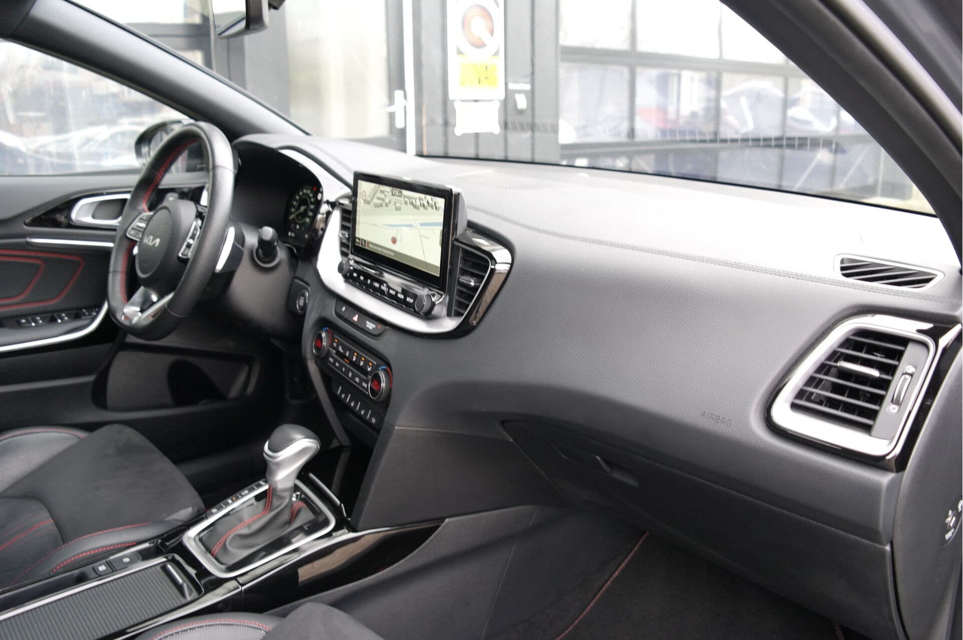 Kia ProCeed 1.6 T-GDi GT thumbnail 5