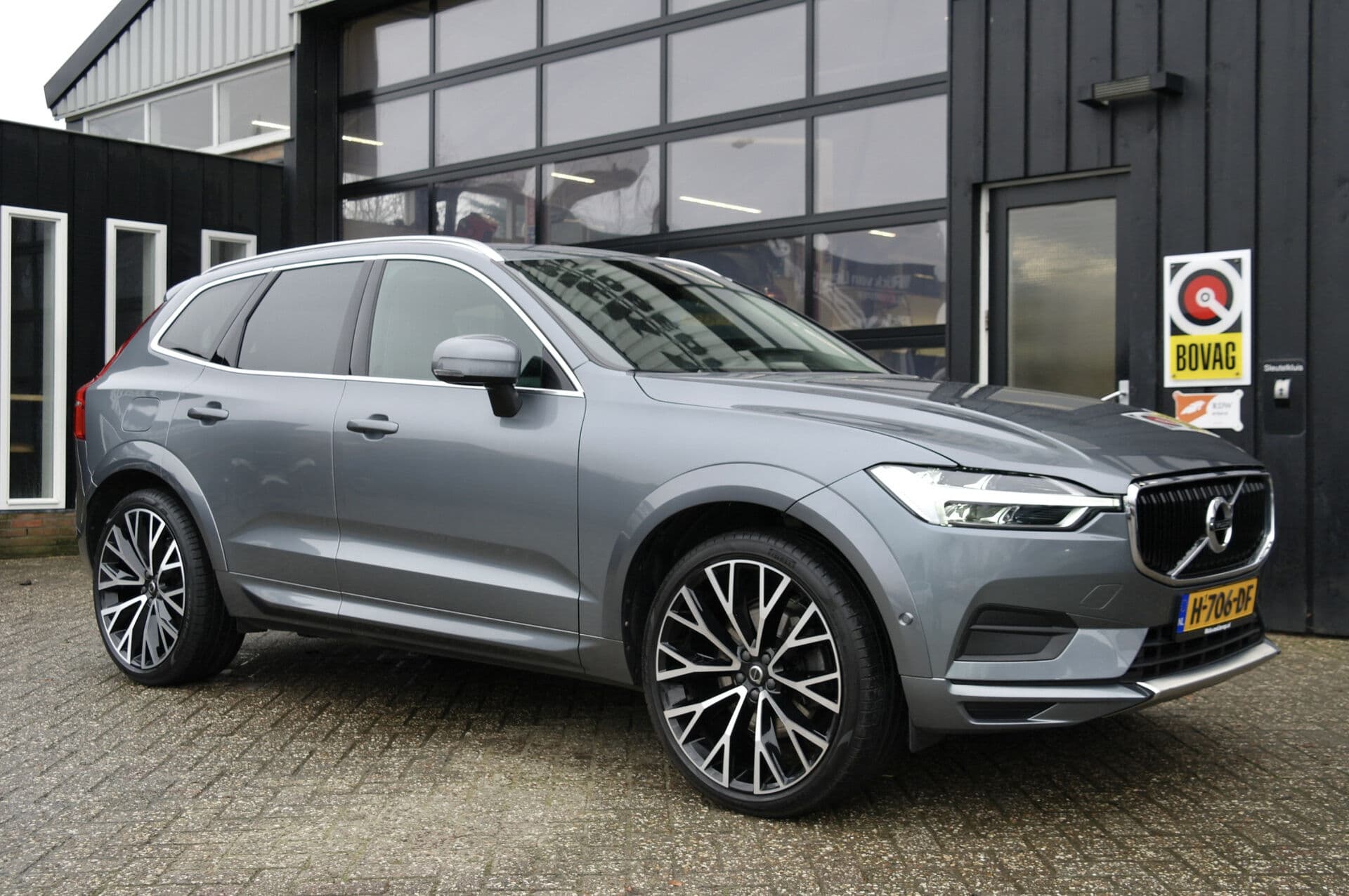 Volvo XC60 2.0 B5 Momentum Pro