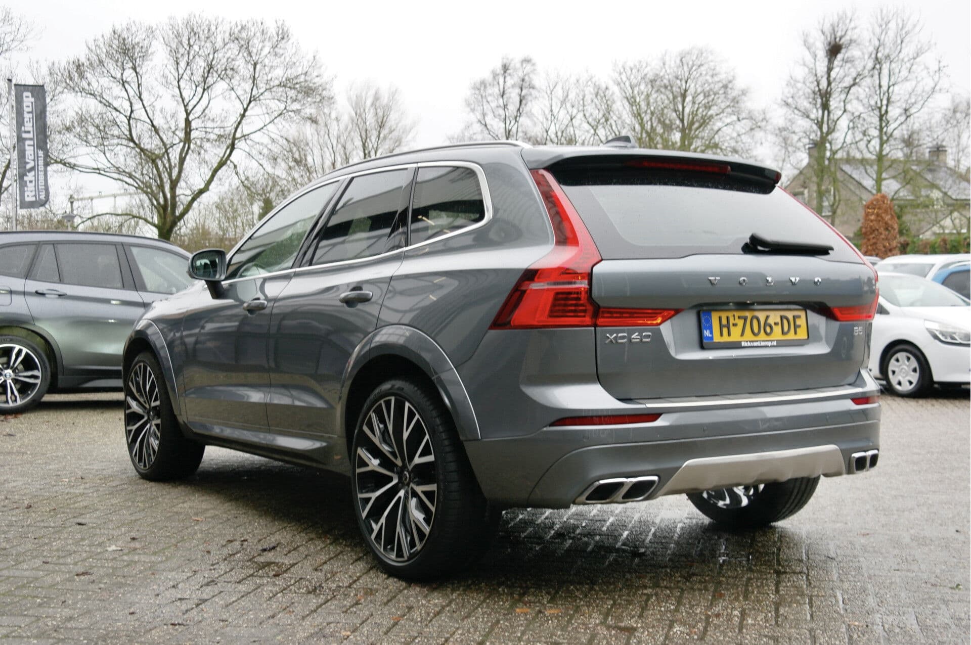 Volvo XC60 2.0 B5 Momentum Pro thumbnail 12