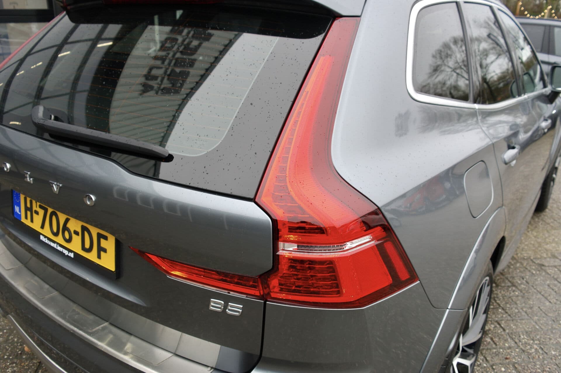 Volvo XC60 2.0 B5 Momentum Pro thumbnail 13