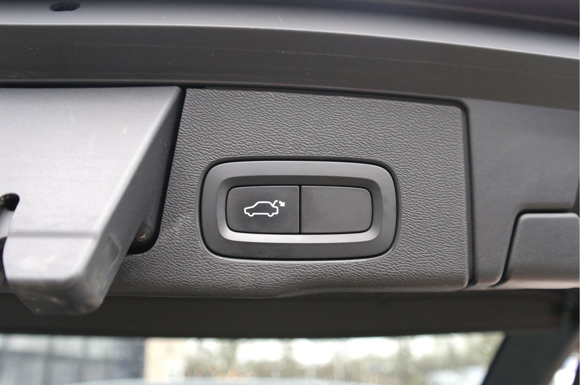 Volvo XC60 2.0 B5 Momentum Pro thumbnail 14