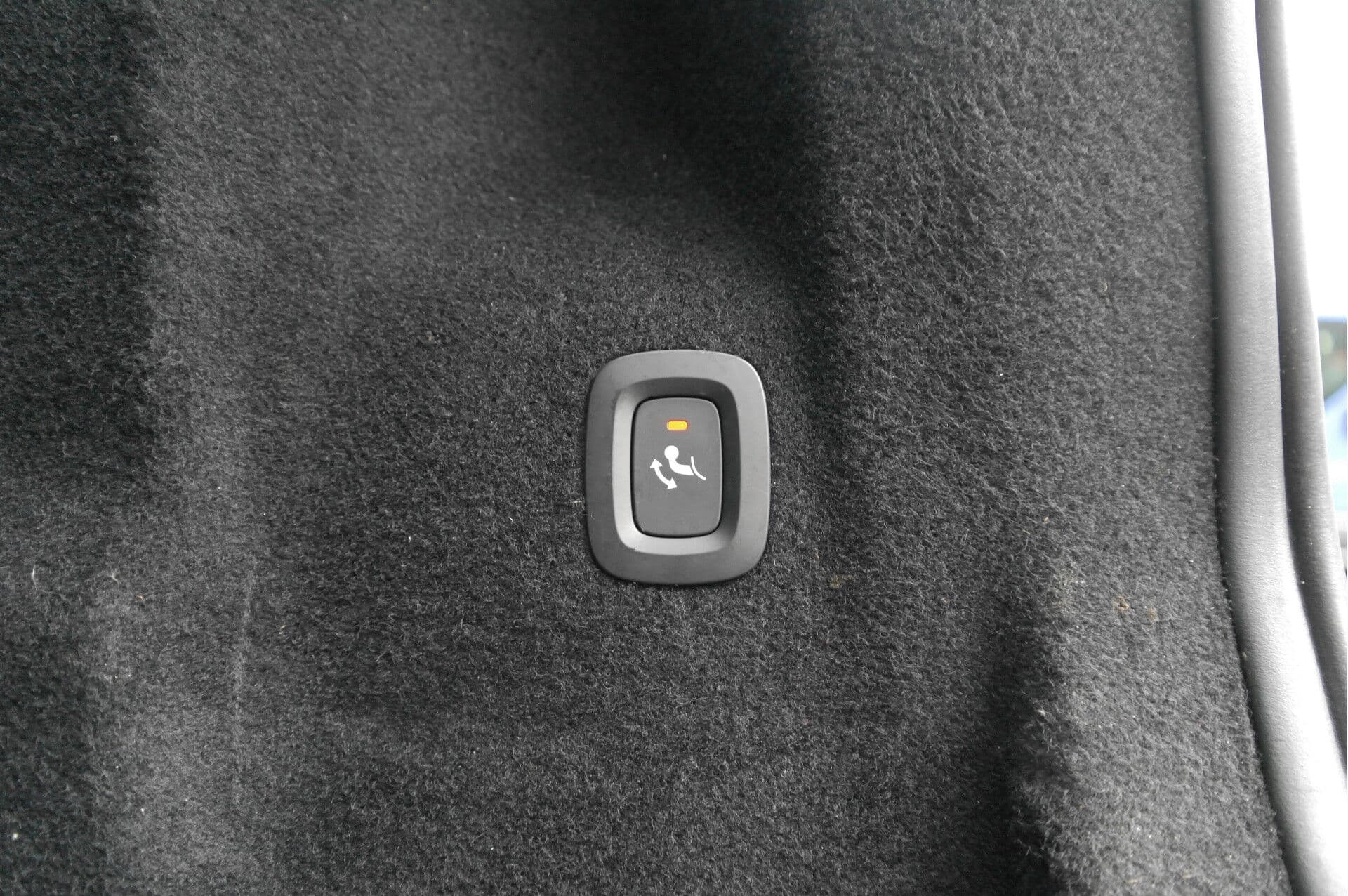 Volvo XC60 2.0 B5 Momentum Pro thumbnail 15