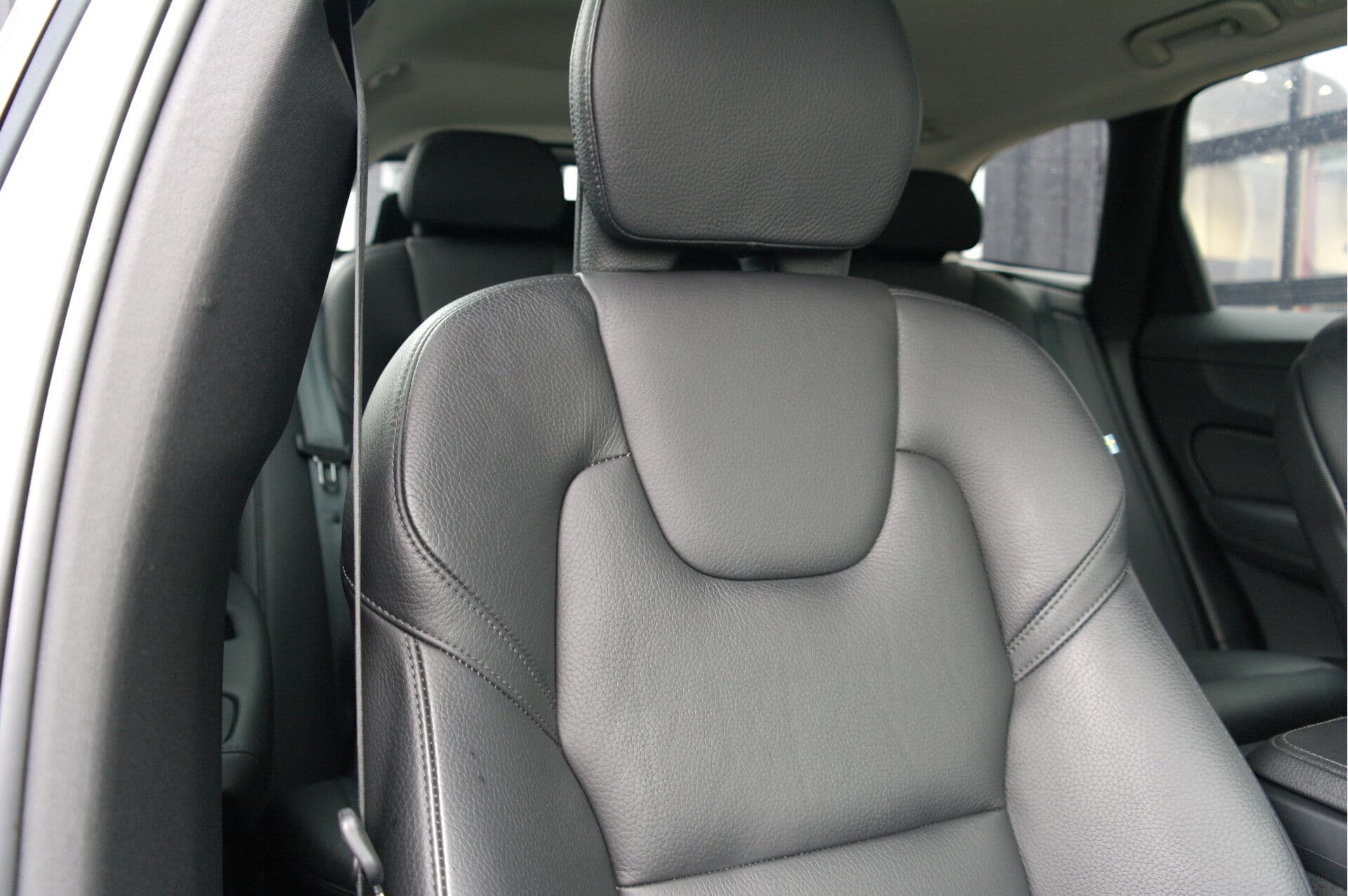 Volvo XC60 2.0 B5 Momentum Pro thumbnail 20