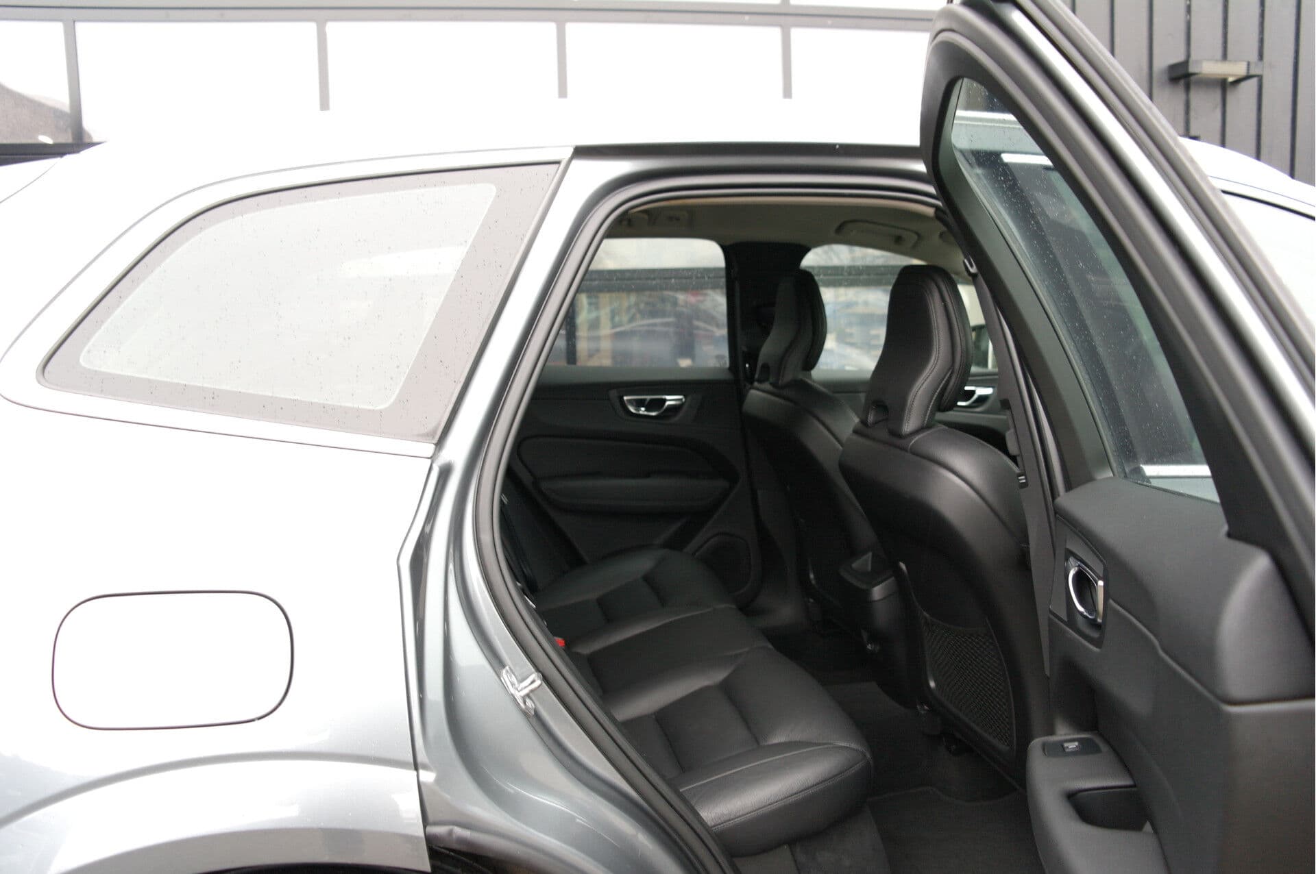 Volvo XC60 2.0 B5 Momentum Pro thumbnail 22