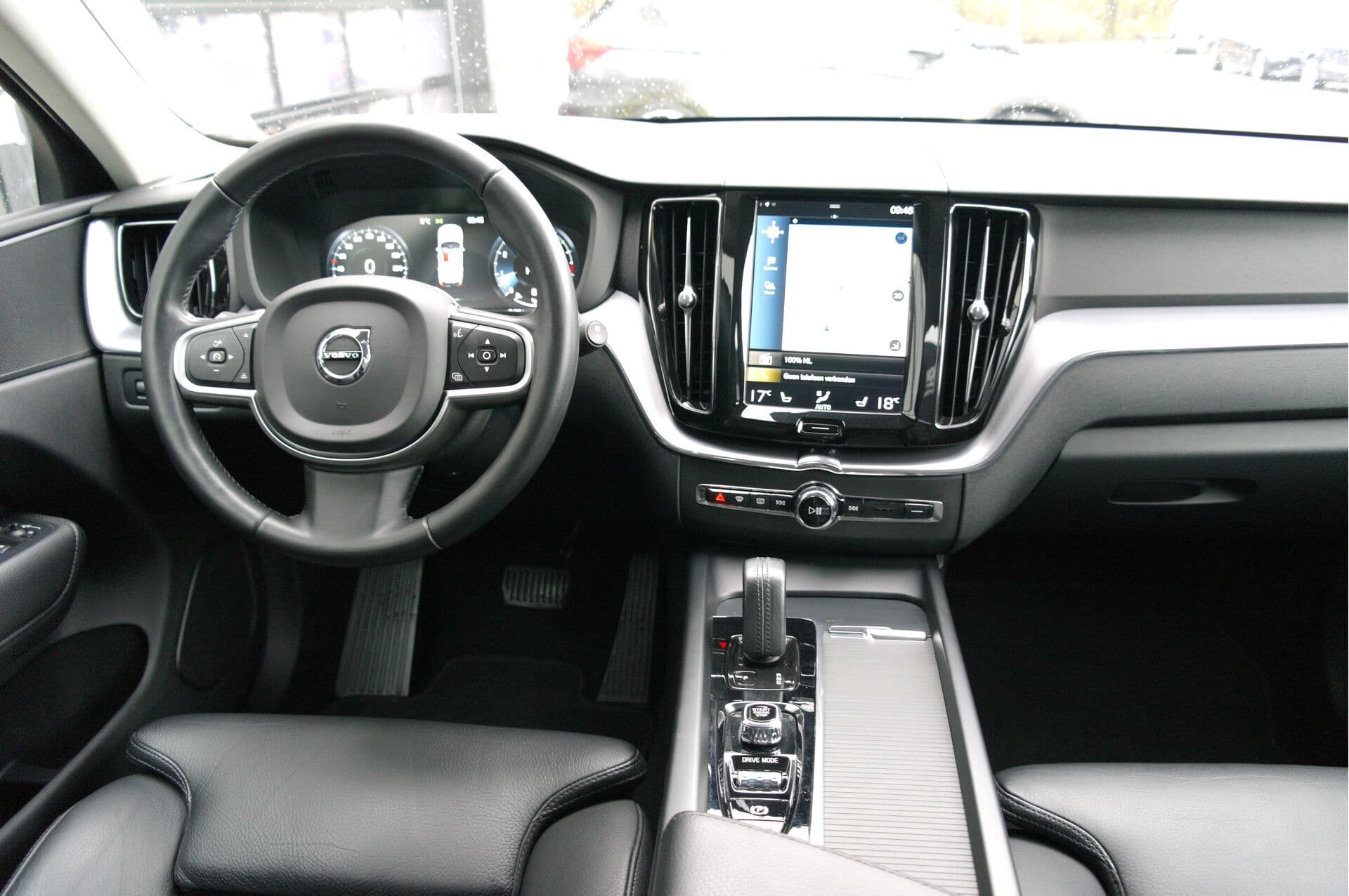 Volvo XC60 2.0 B5 Momentum Pro thumbnail 25