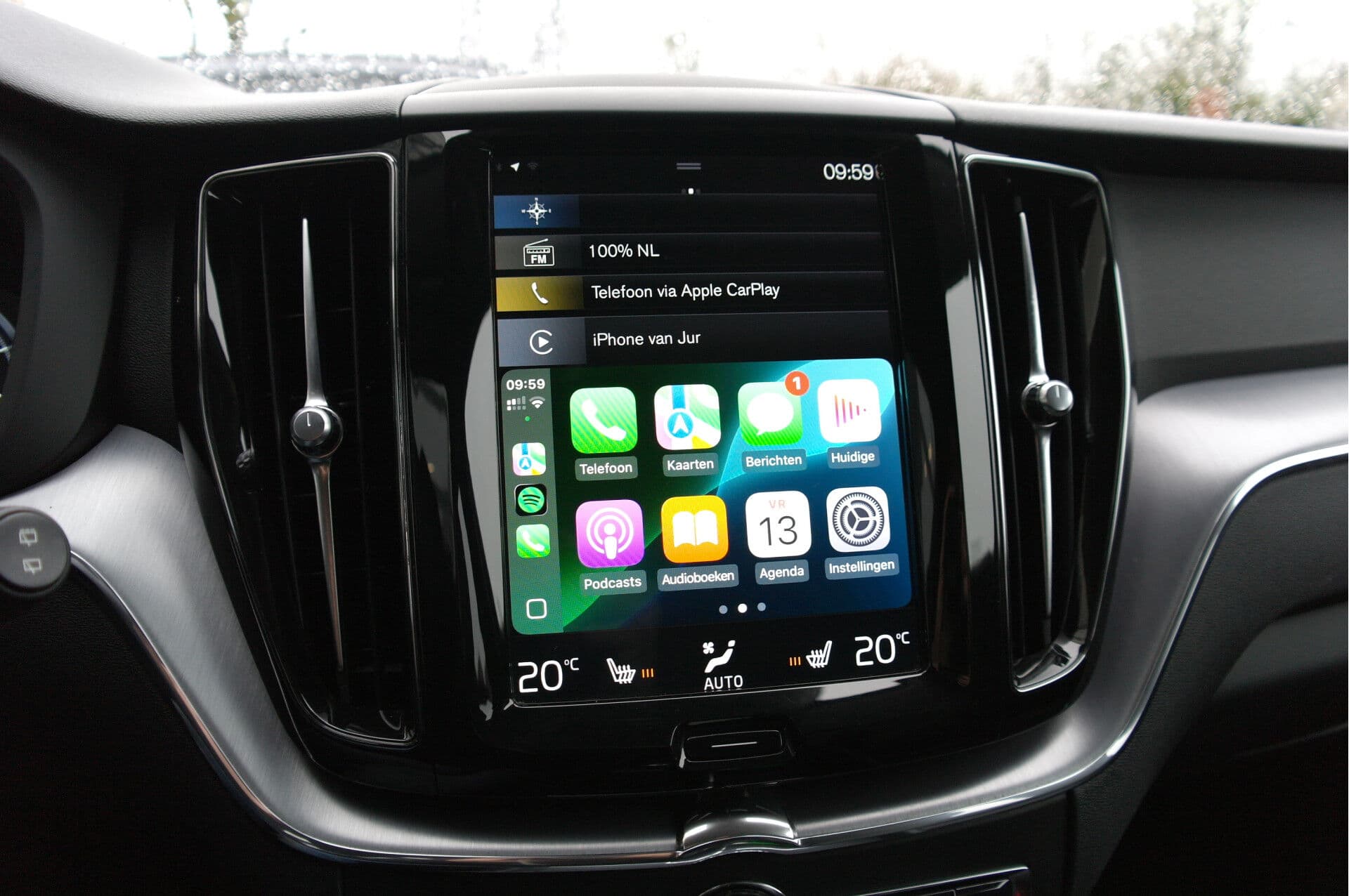 Volvo XC60 2.0 B5 Momentum Pro thumbnail 40