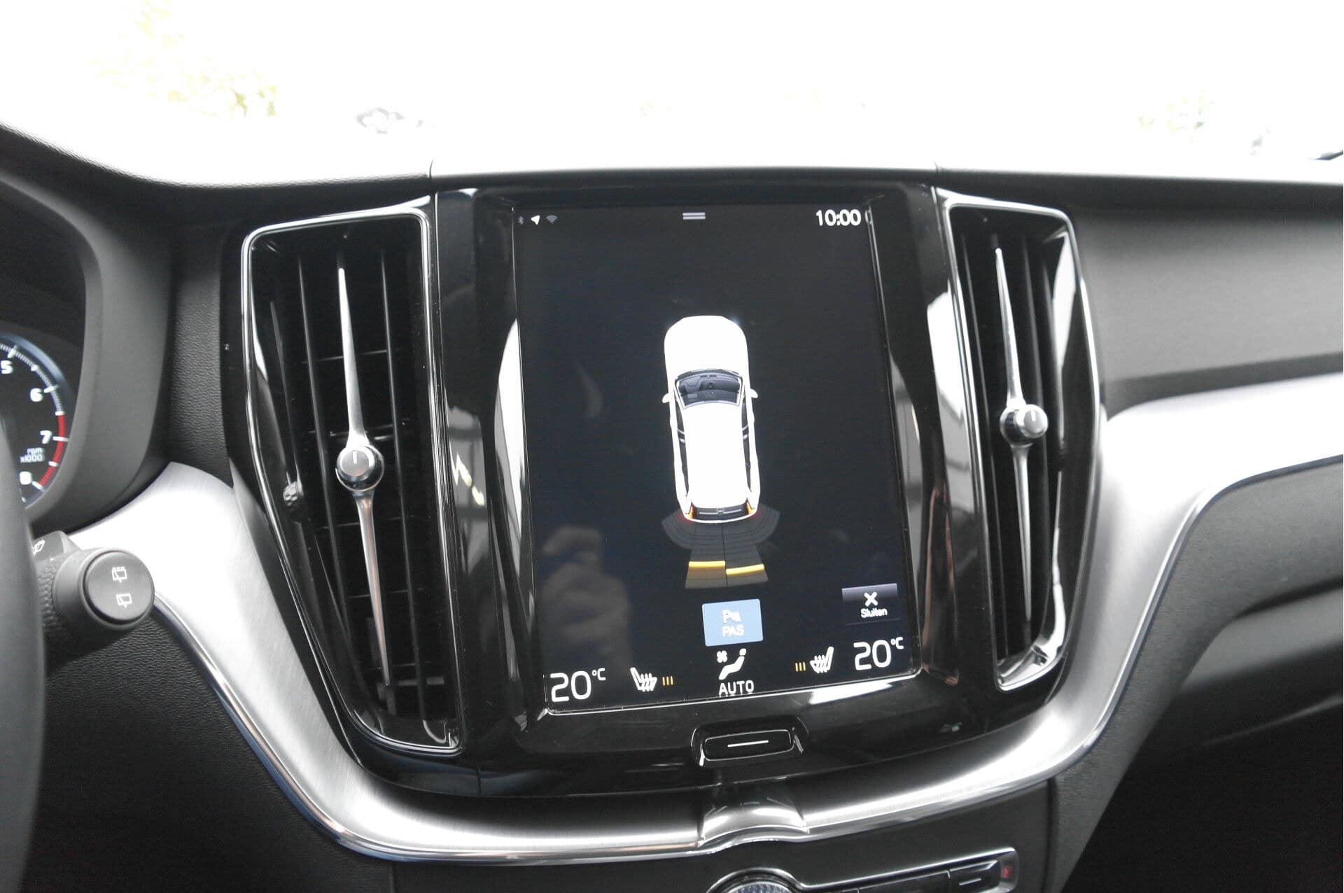 Volvo XC60 2.0 B5 Momentum Pro thumbnail 43