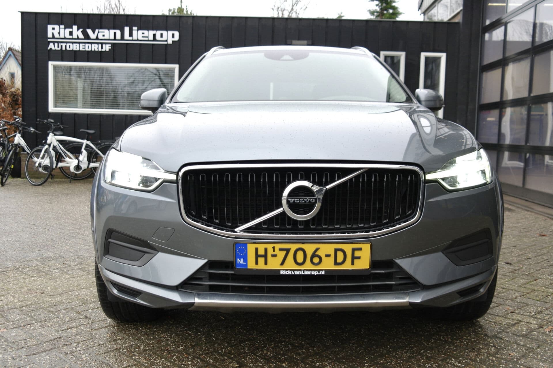 Volvo XC60 2.0 B5 Momentum Pro thumbnail 6