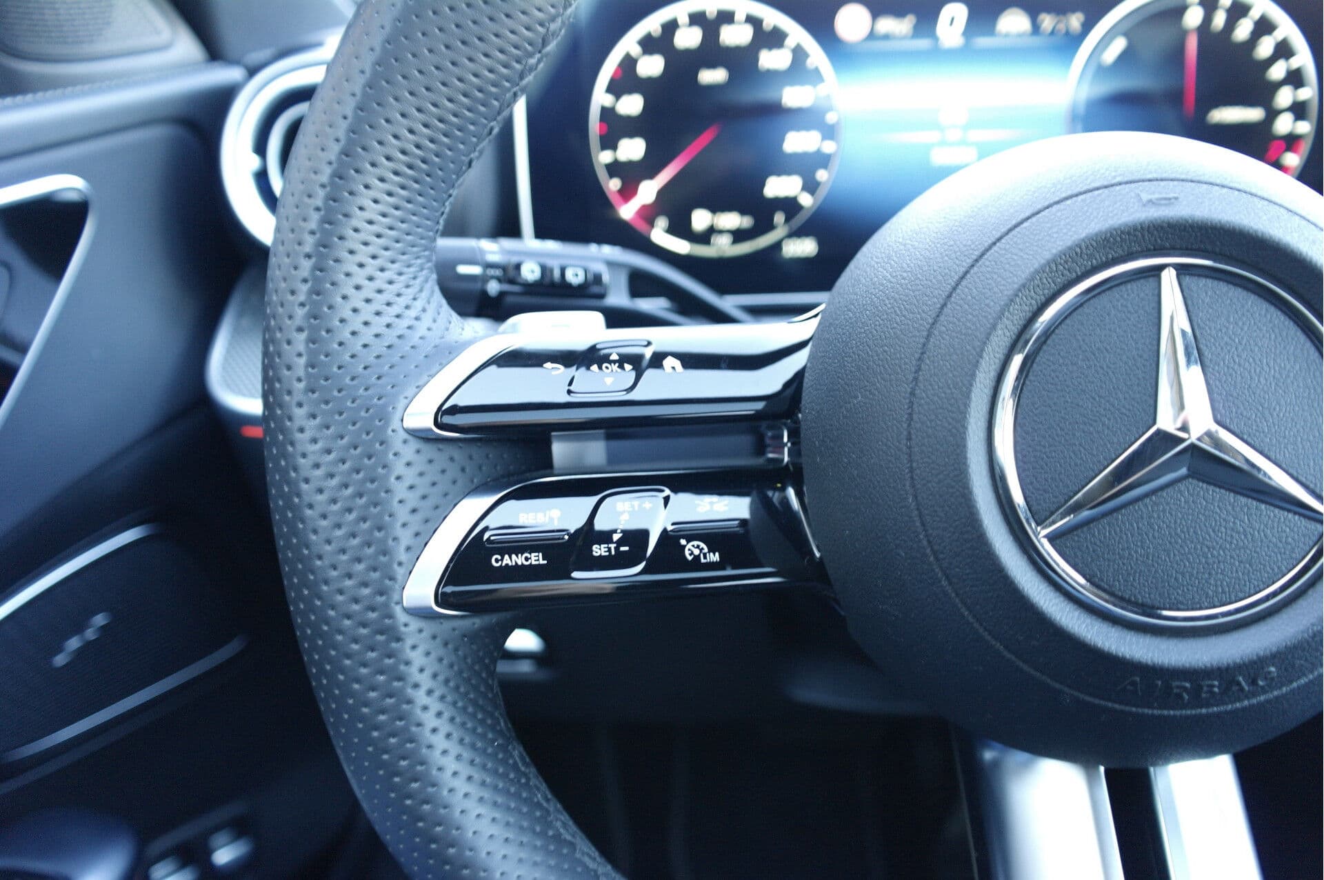 Mercedes-Benz C-Klasse Estate 300 e AMG Line thumbnail 11