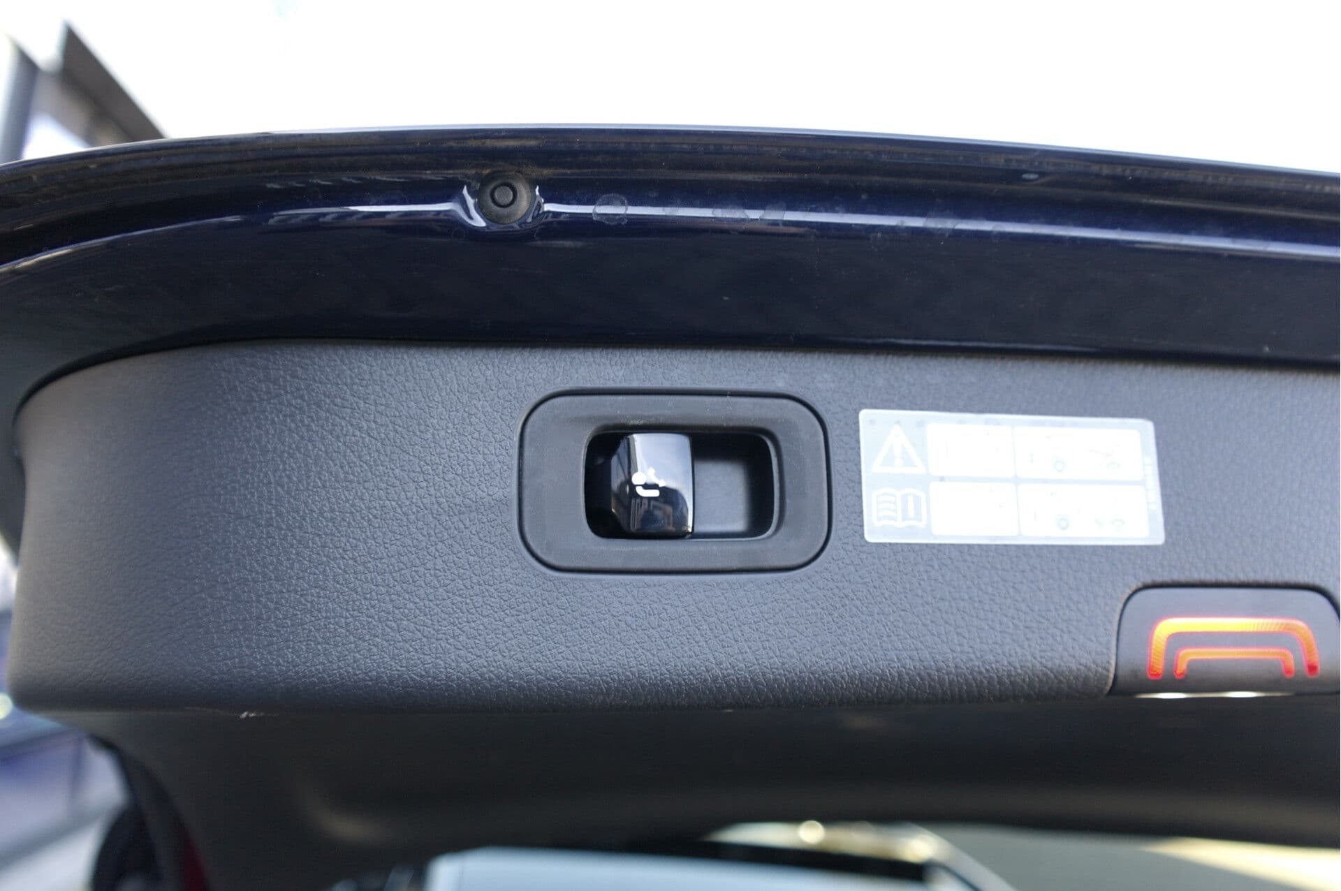 Mercedes-Benz C-Klasse Estate 300 e AMG Line thumbnail 35